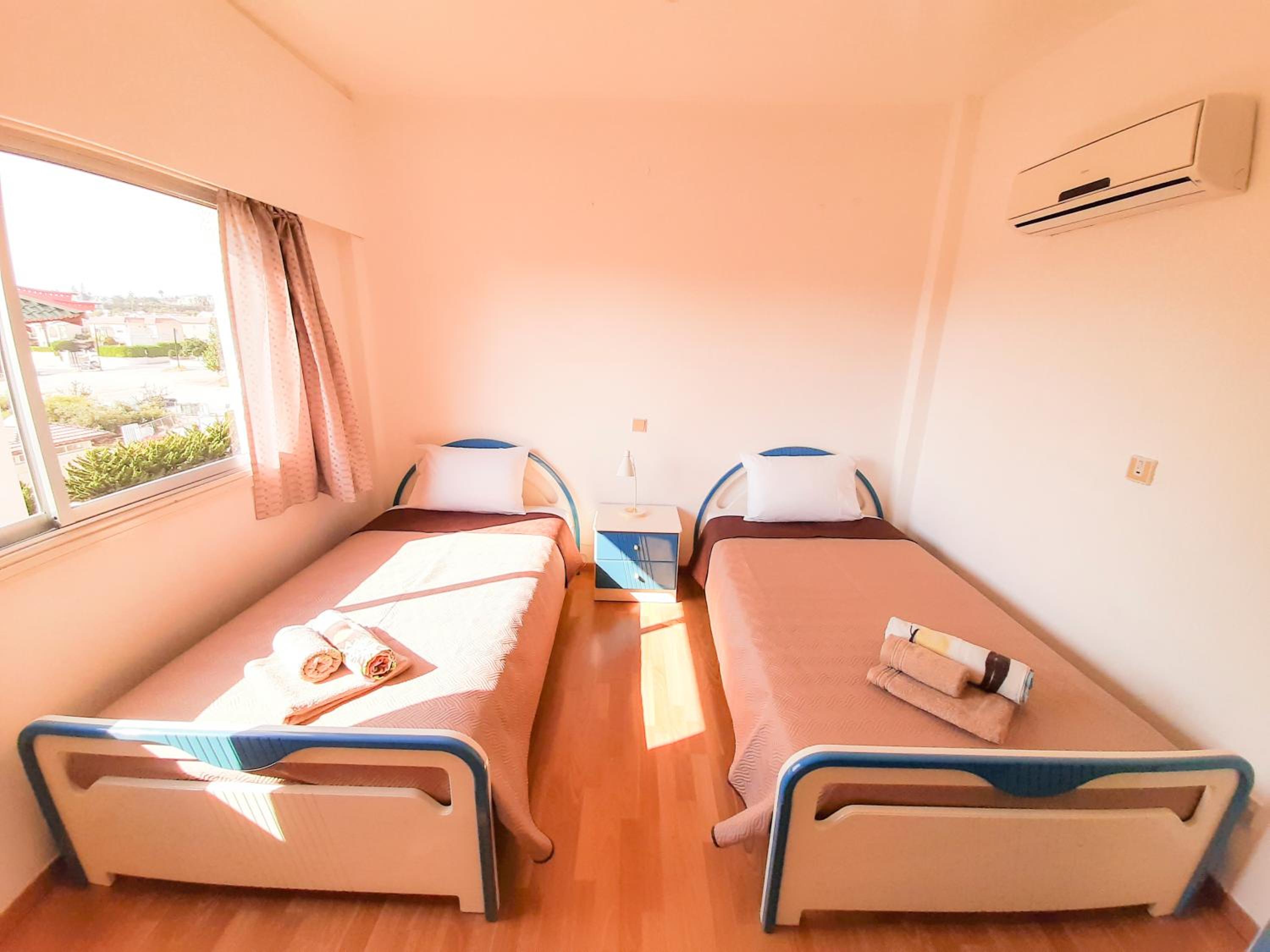 Limassol Vacations - Samson Sea Breeze, 3bed sleeps 6, free WiFi - Property Image 11