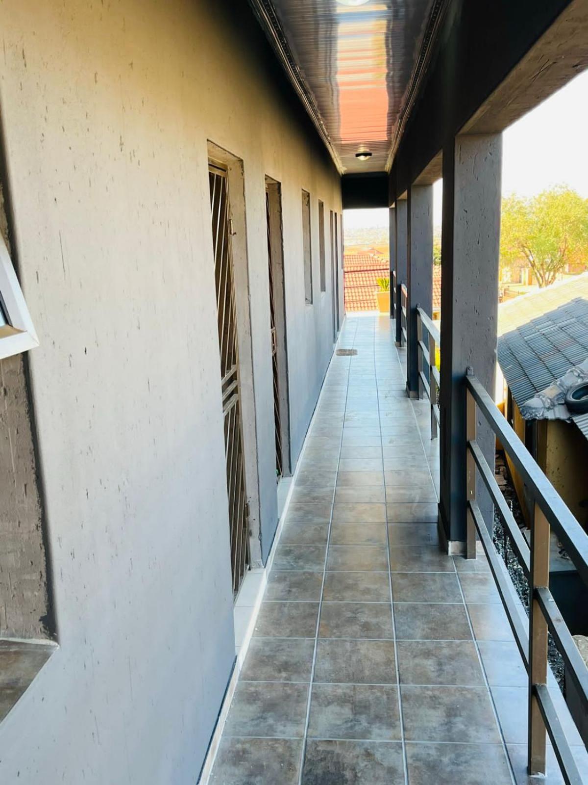 Tshukudu Guesthouse view 5