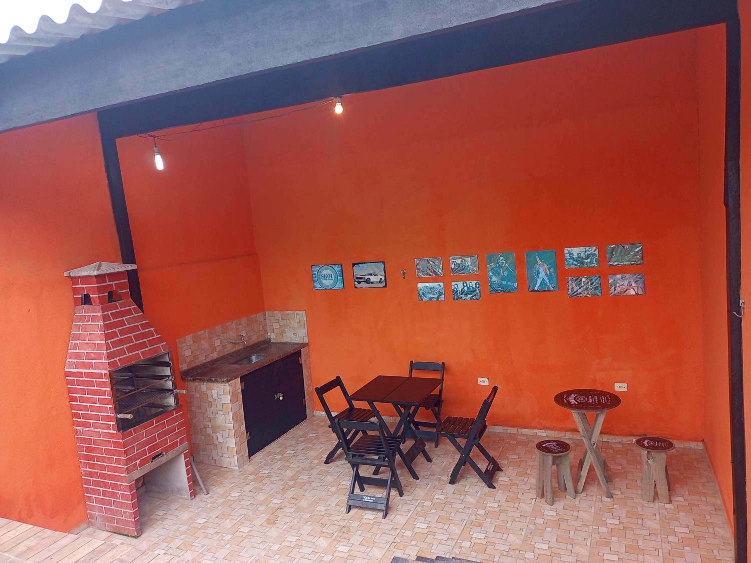 Casa com piscina em Mongaguá