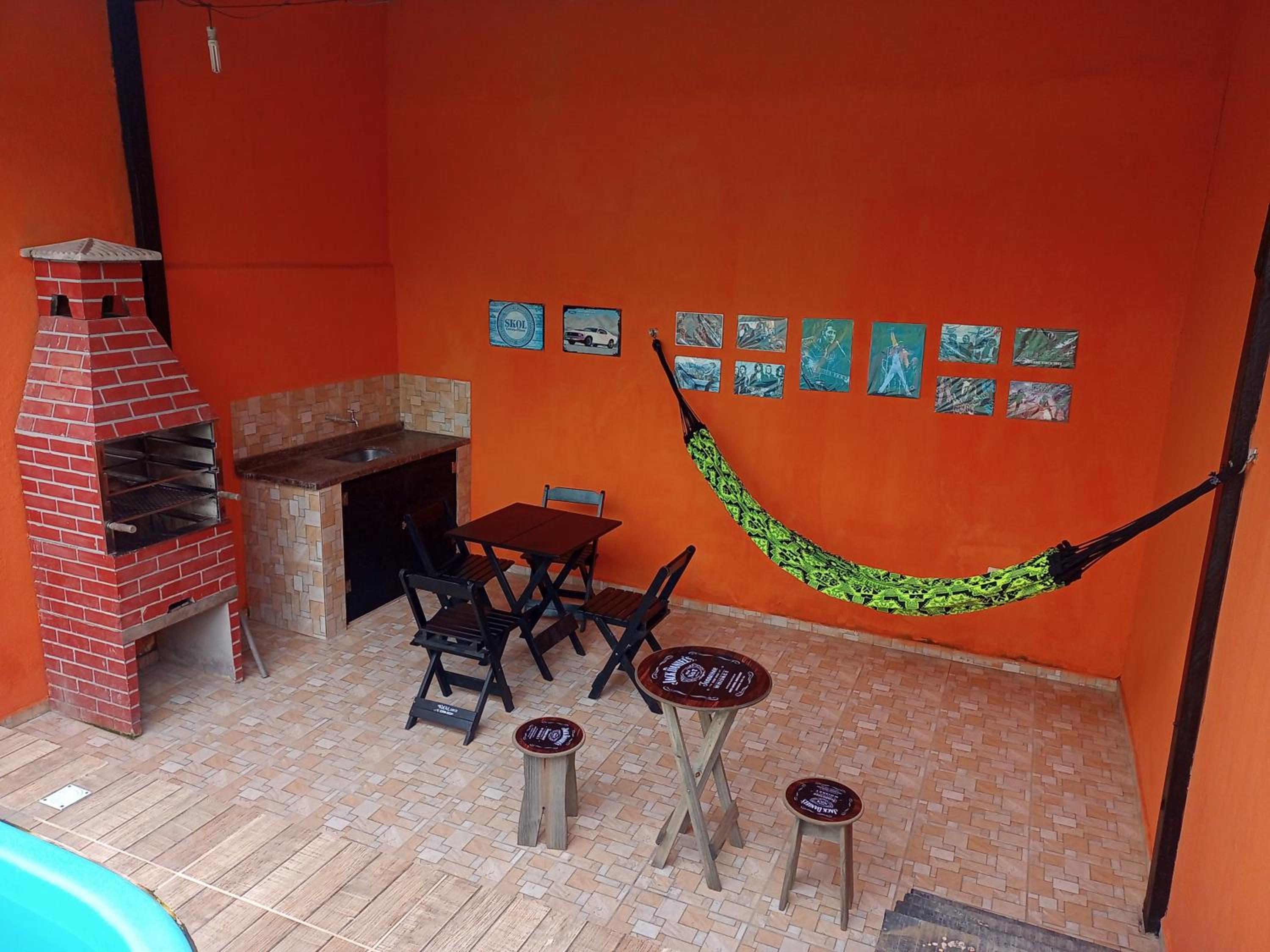 Casa com piscina em Mongaguá