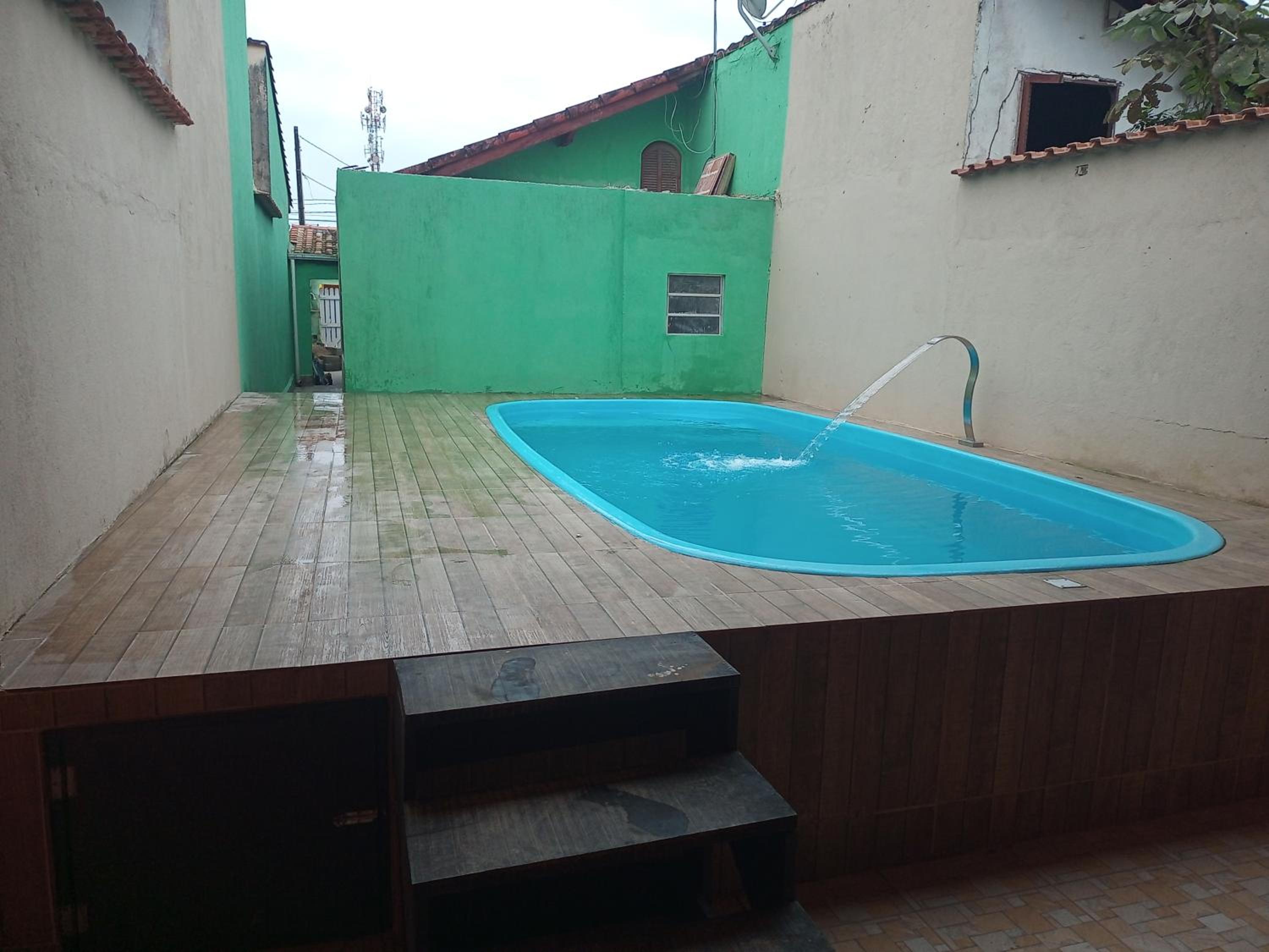 Casa com piscina em Mongaguá