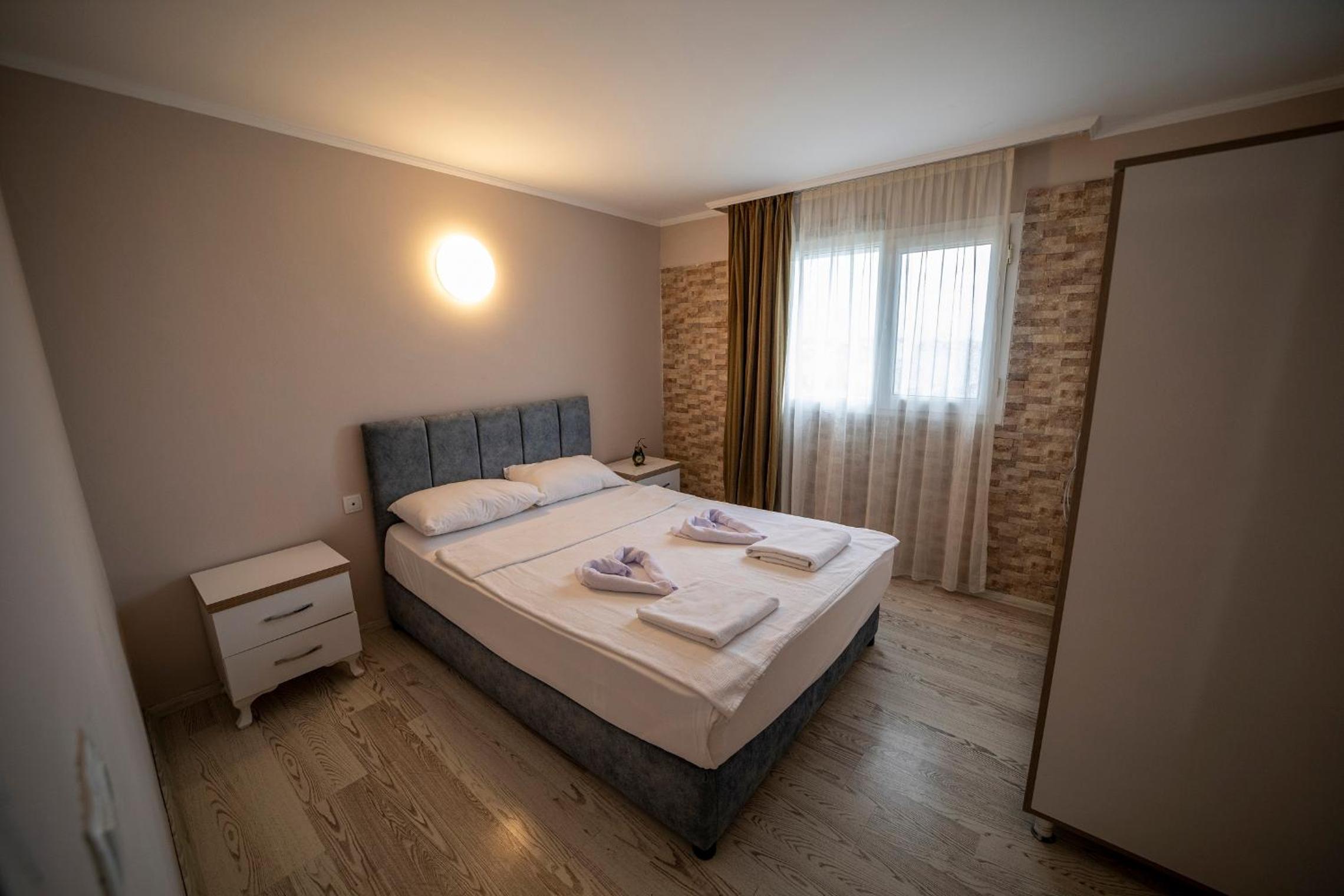 Silver Tower Residence - Image 100