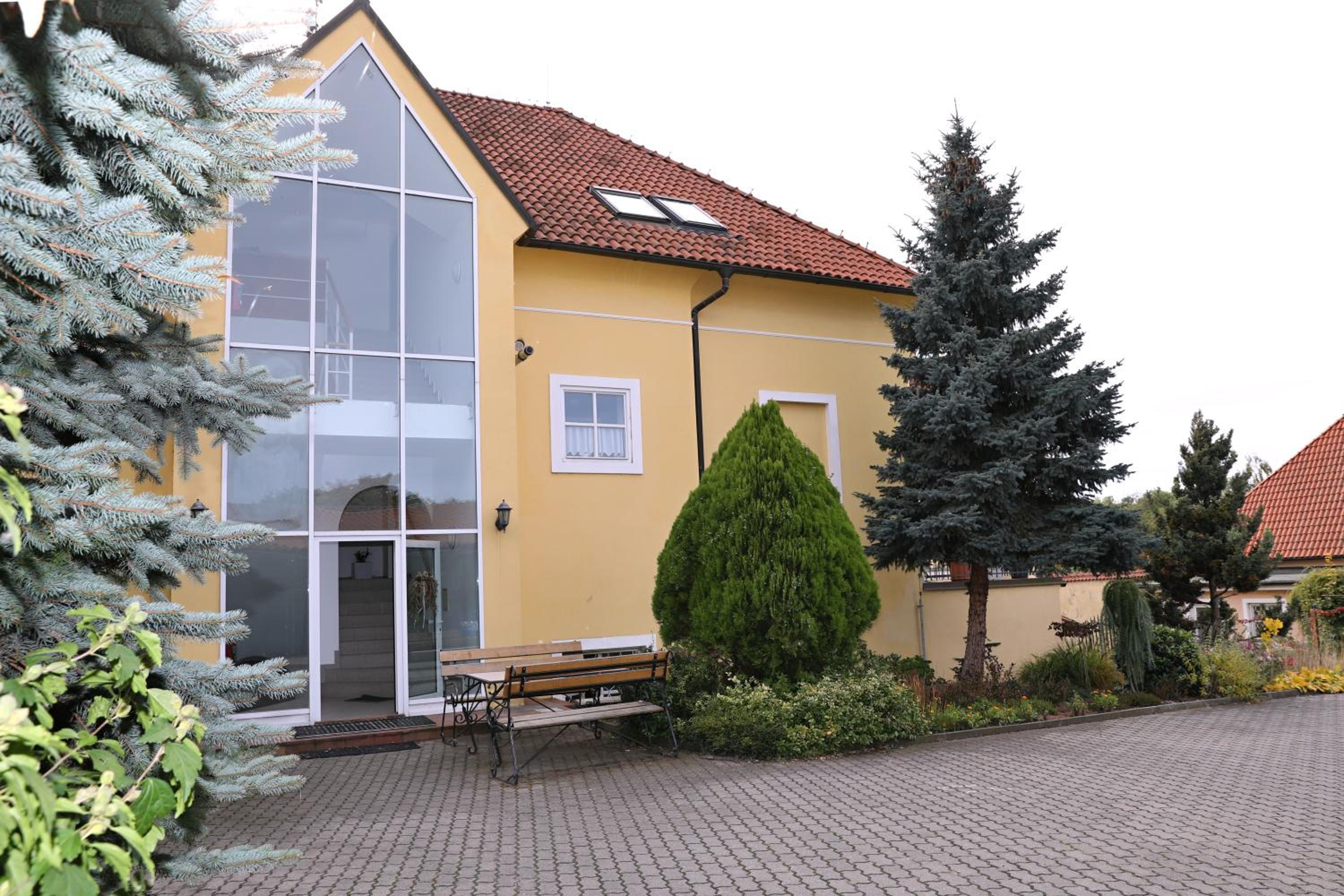 Photo 9