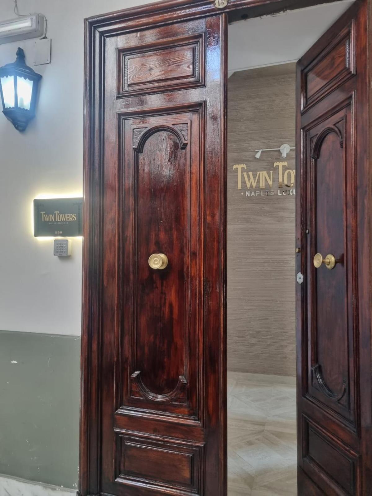 Twin Towers Naples Luxury