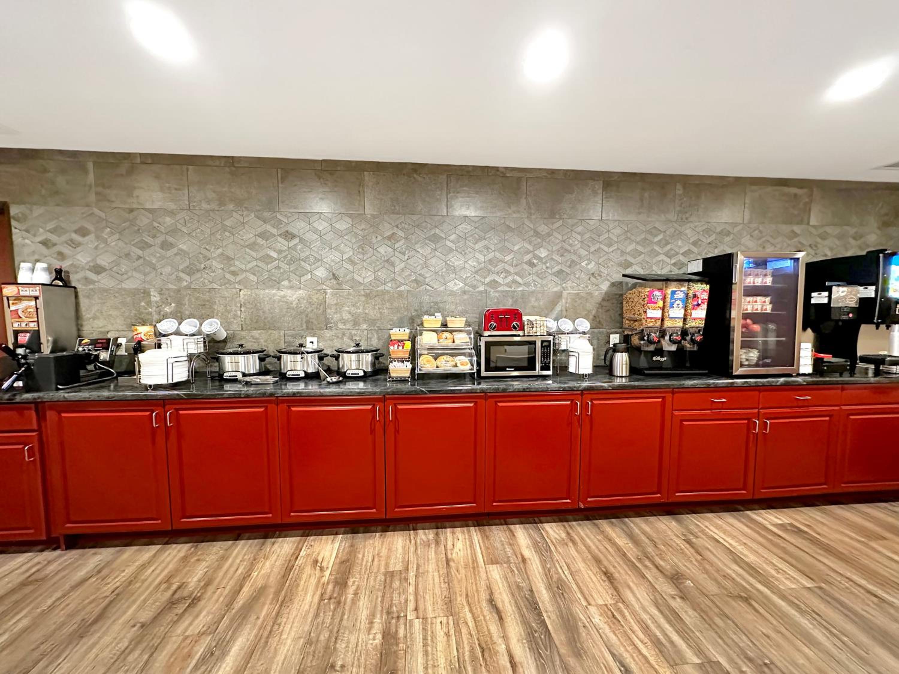 Estherville Hotel & Suites