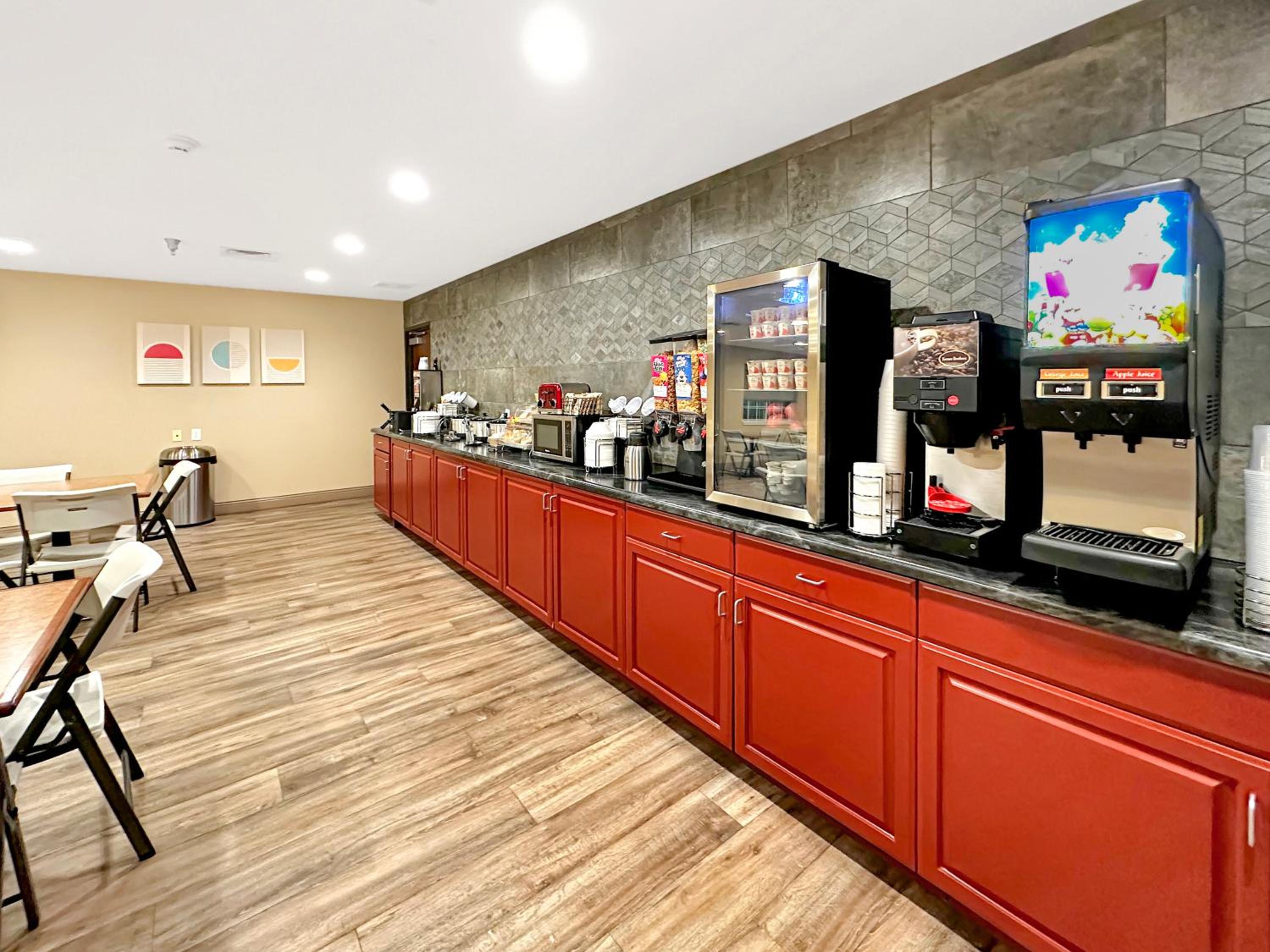 Estherville Hotel & Suites