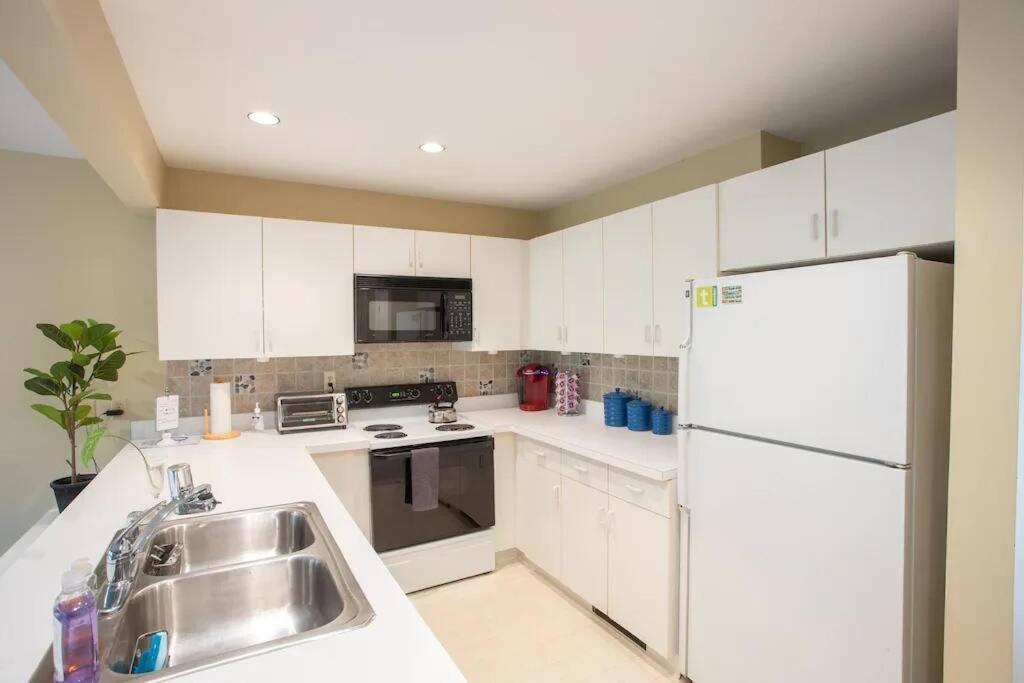 Spacious 3BR 3BA Sleeps 8 Ski On Off Jiminy Mountain Resort view 2