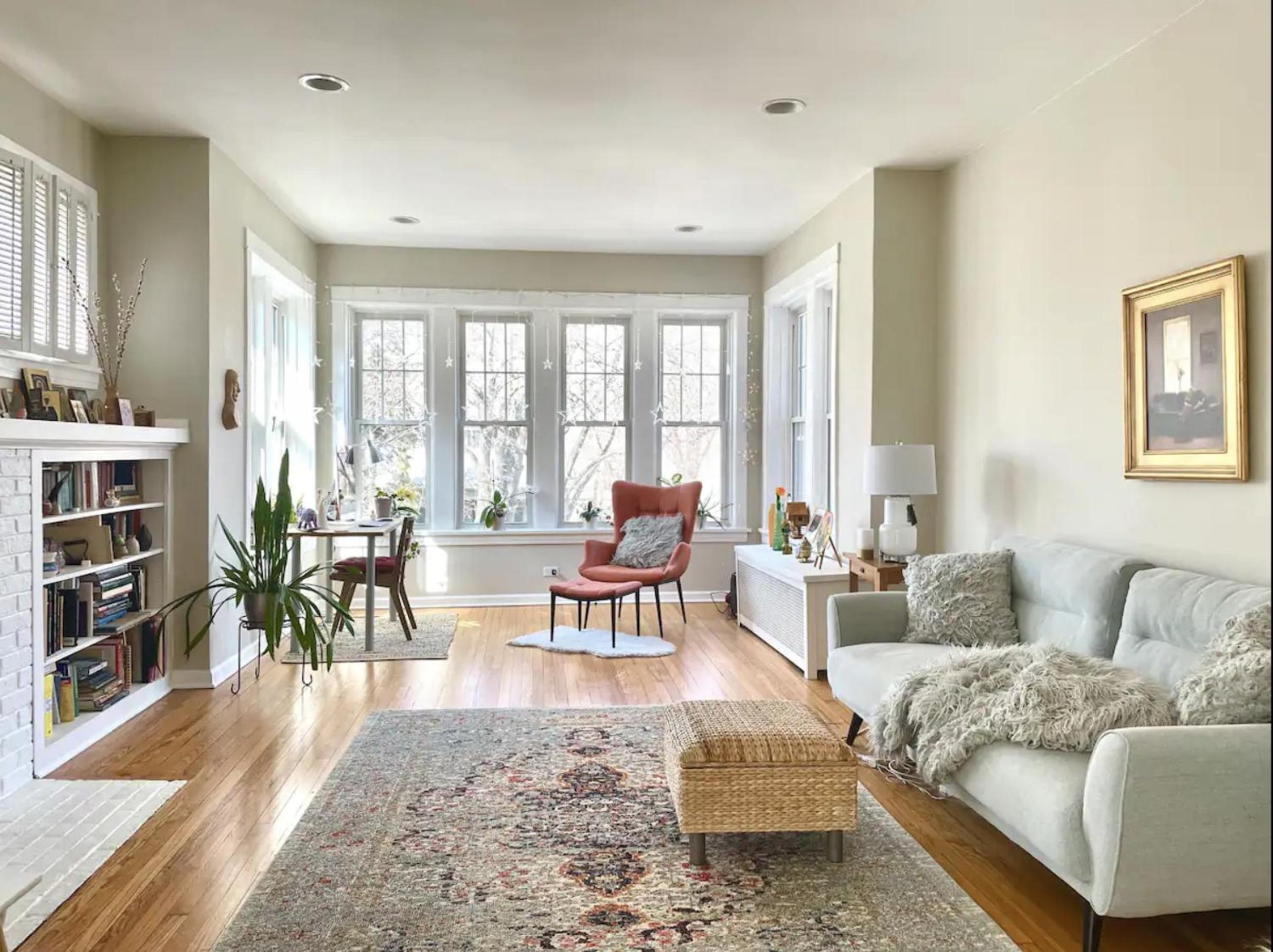 Lovely Family Friendly Home- Free Parking view 2
