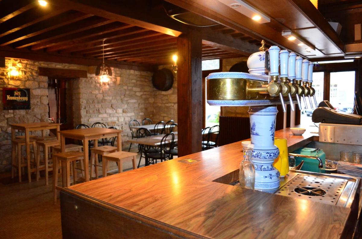 bar