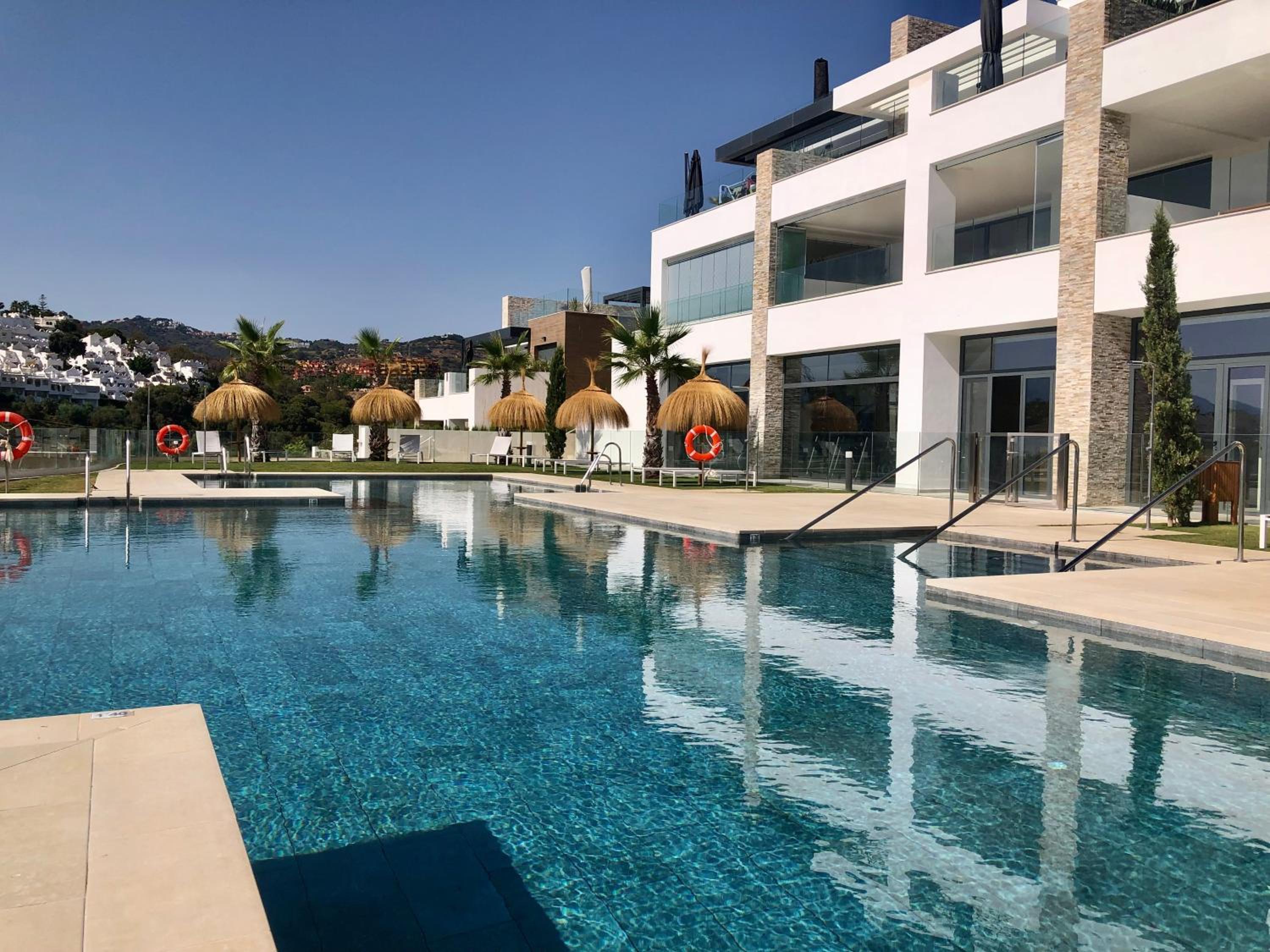 Modern Apartment in front of Cabopino Golf