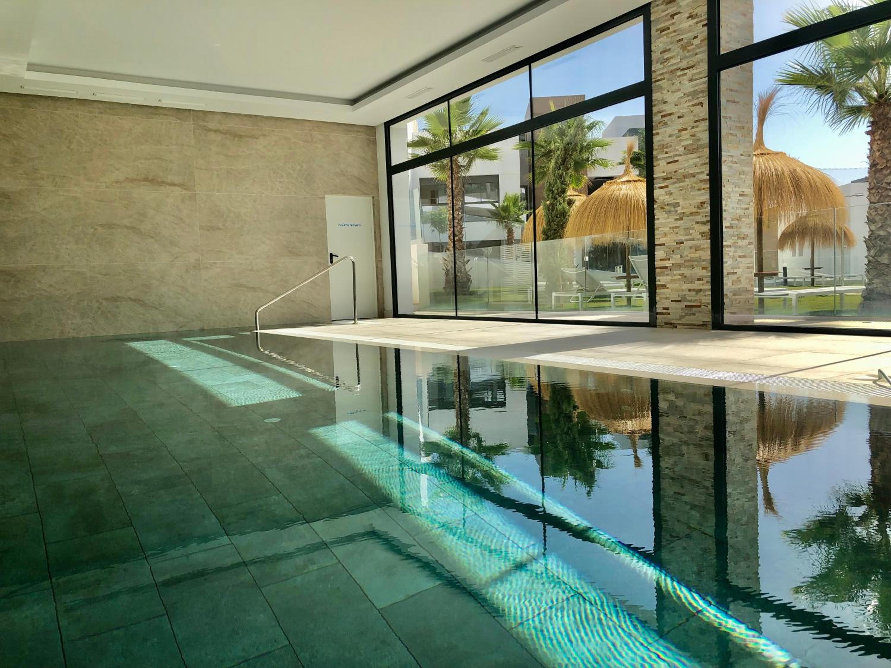 Modern Apartment in front of Cabopino Golf