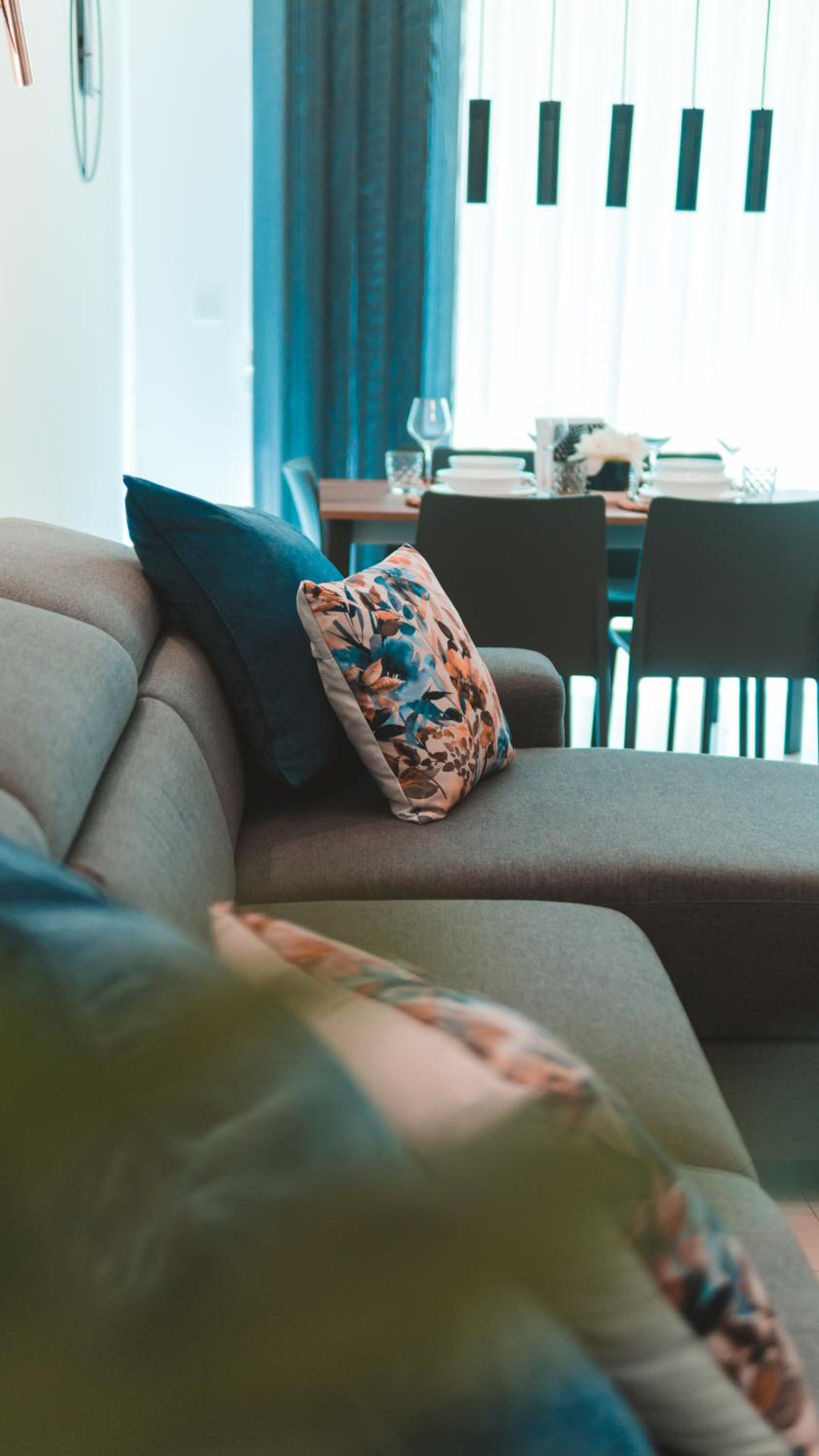 Beachside Stylish & Cosy 2BR Apartment with Free Parking view 5