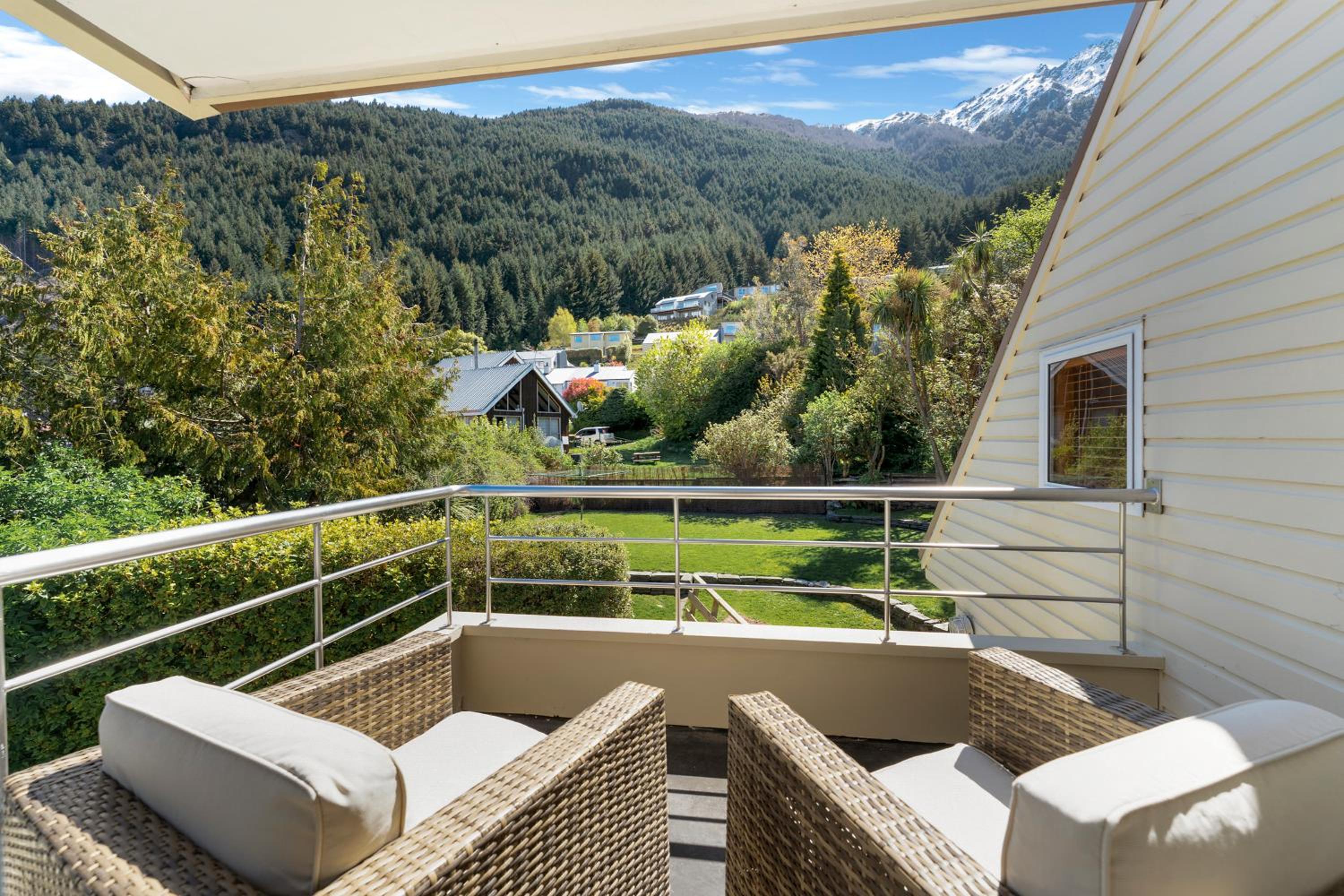 Sunshine Bay Lake Views view 3