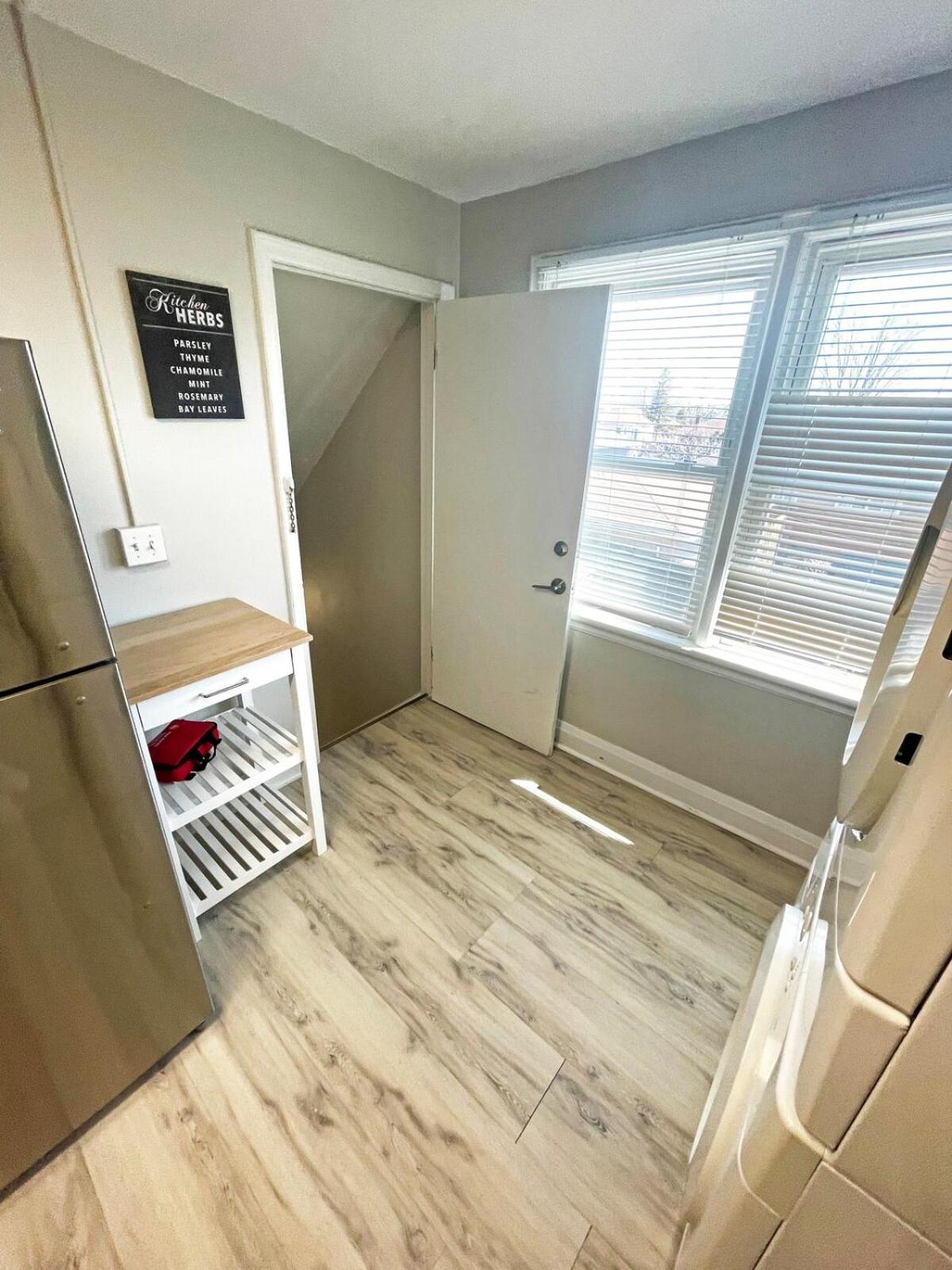Hamilton Chic Retreat - Comfy Beds - Garden - Pool view 3