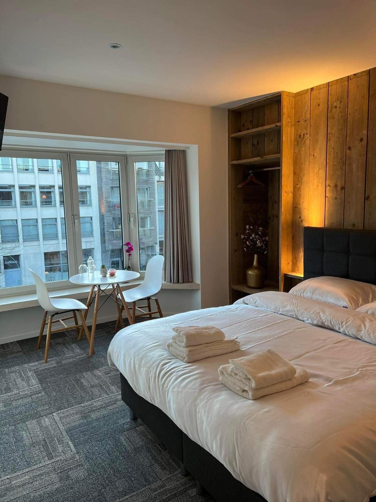 Bruges Vacations - Prachtige kamer in centrum Brugge met badkamer ! - Property Image 14