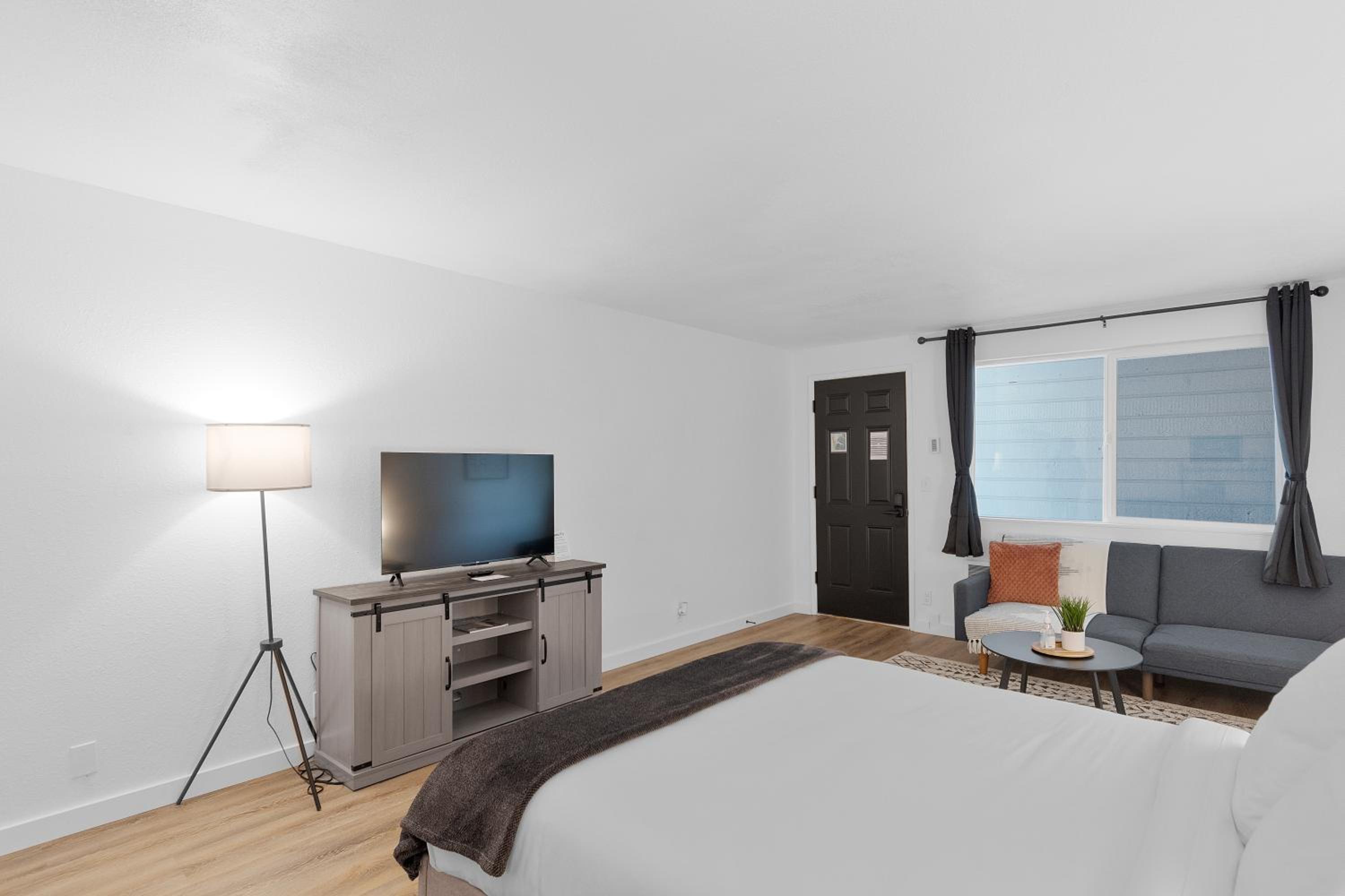Silver Sands Motel view 5