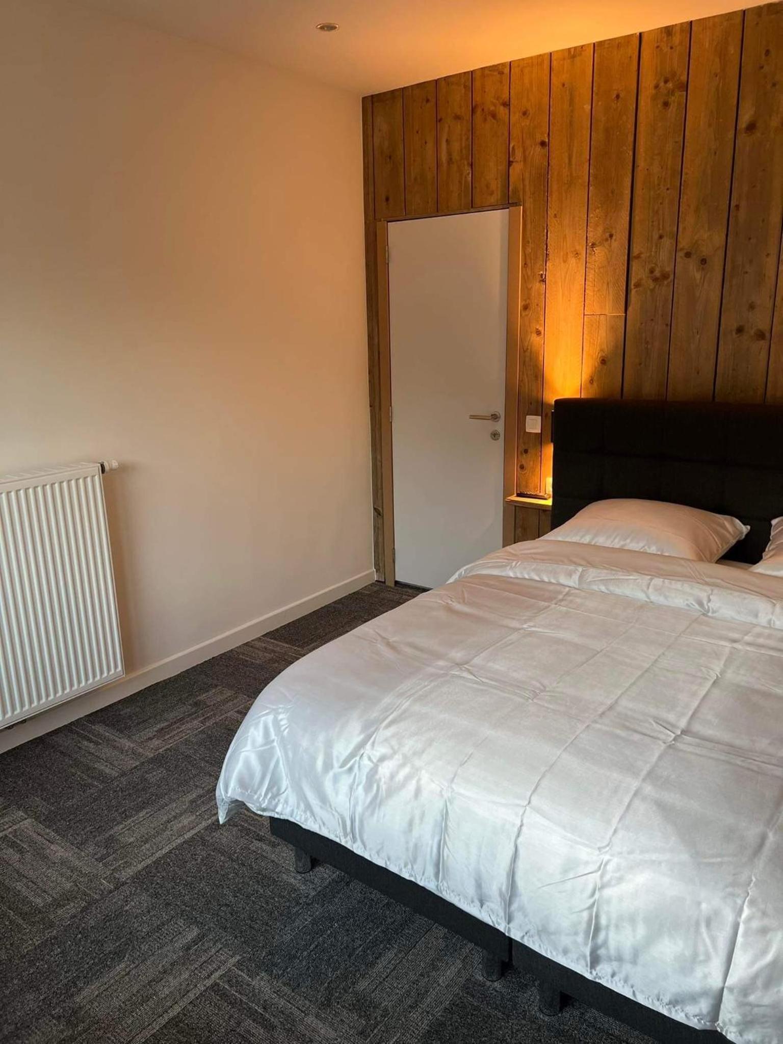 Bruges Vacations - Prachtige kamer in centrum Brugge met badkamer ! - Property Image 21