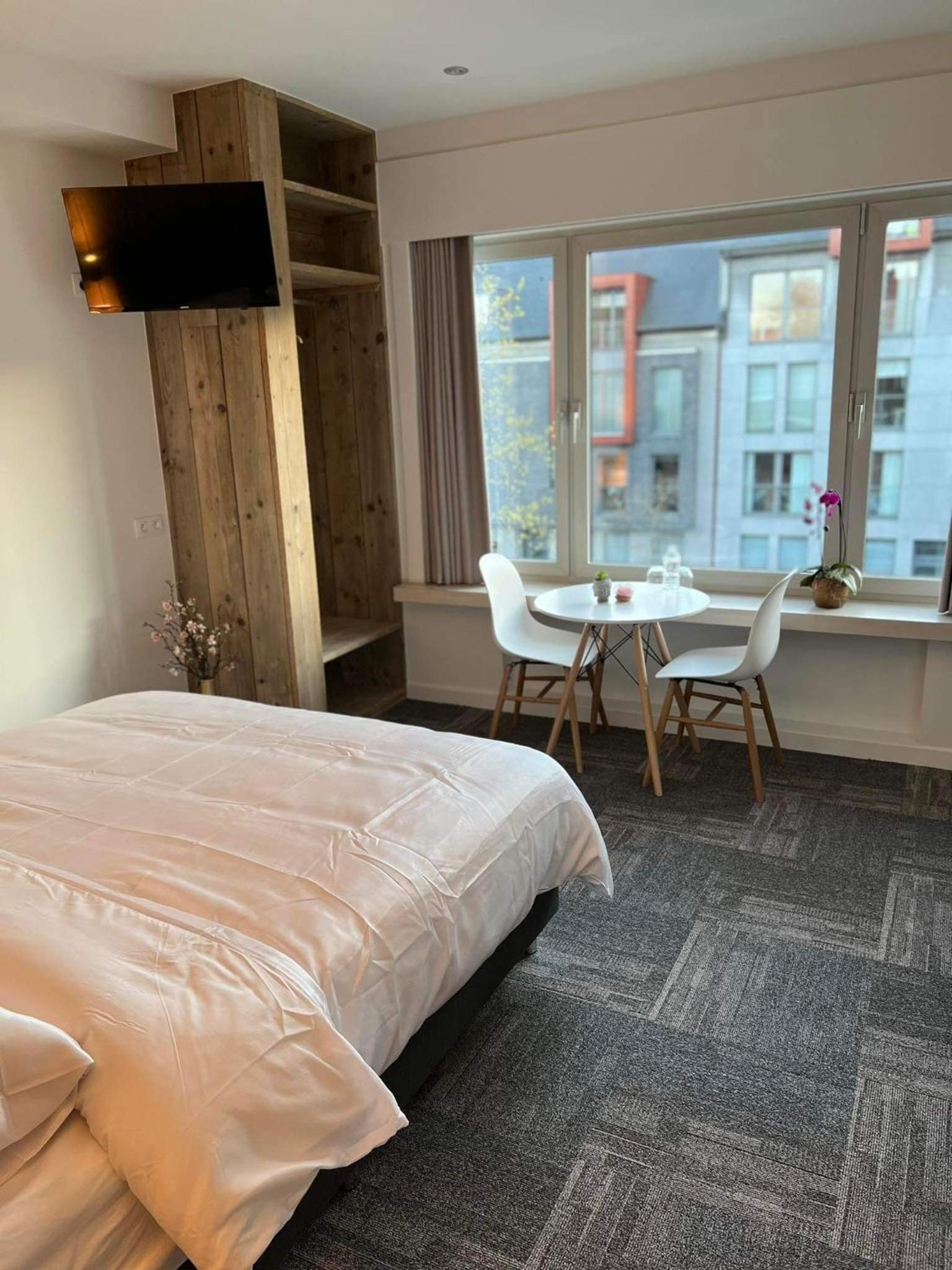 Bruges Vacations - Prachtige kamer in centrum Brugge met badkamer ! - Property Image 25