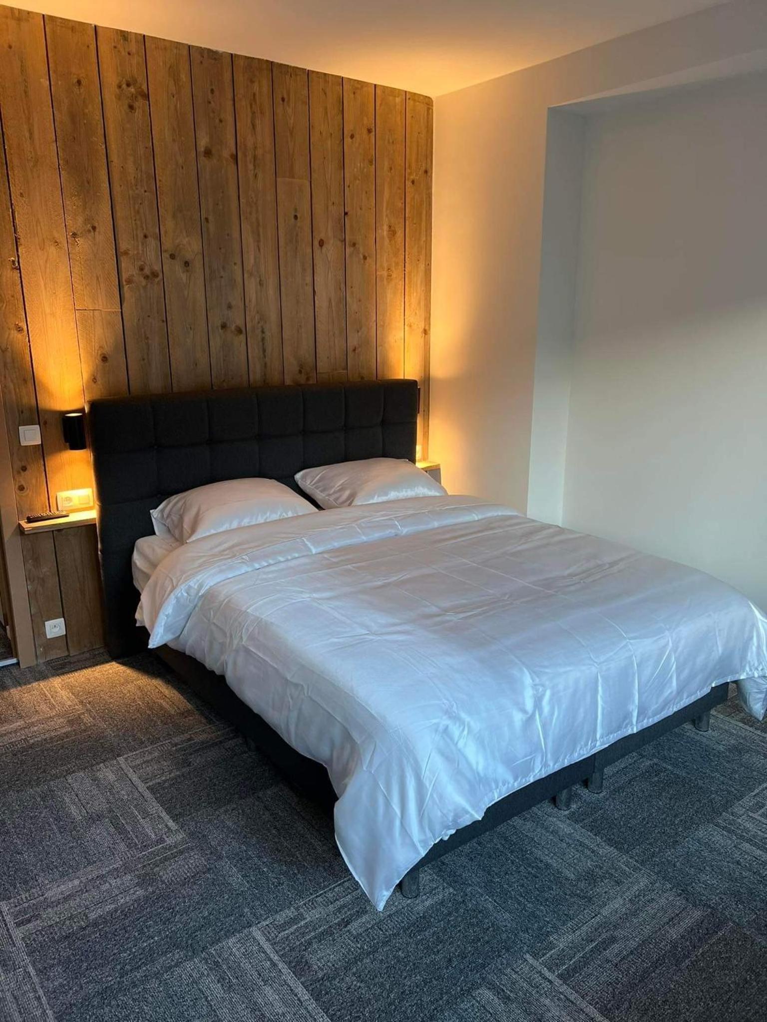 Bruges Vacations - Prachtige kamer in centrum Brugge met badkamer ! - Property Image 19