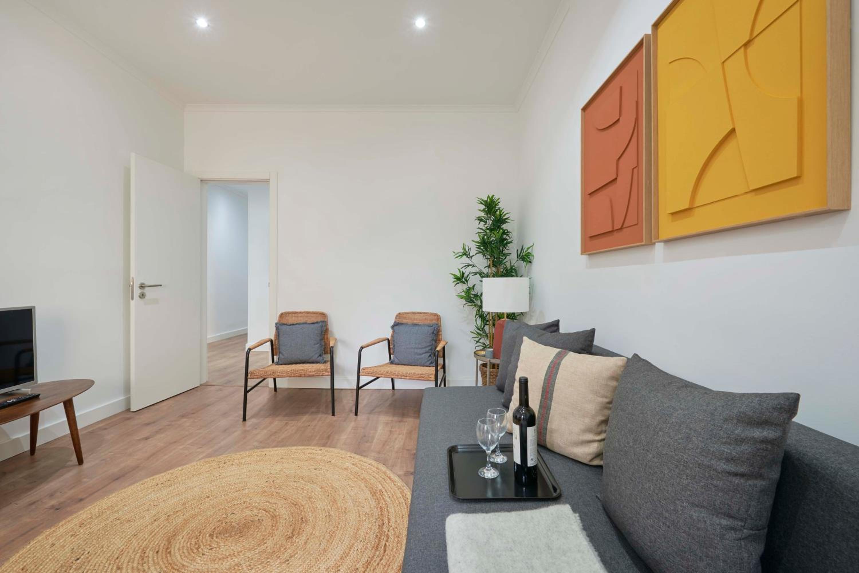 Spacious & Light-Filled 4BR Apartment By TimeColer - Image 5