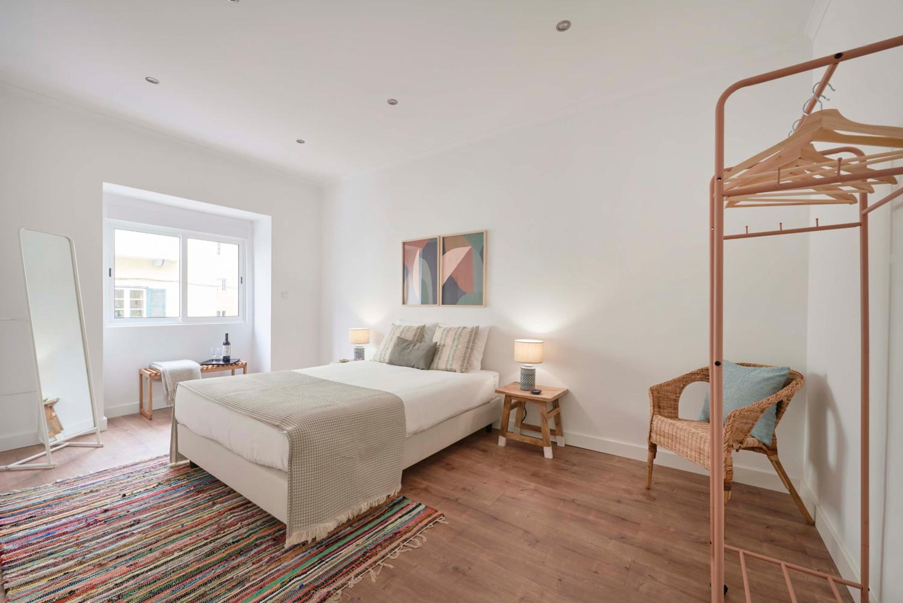 Spacious & Light-Filled 4BR Apartment By TimeColer - Image 3