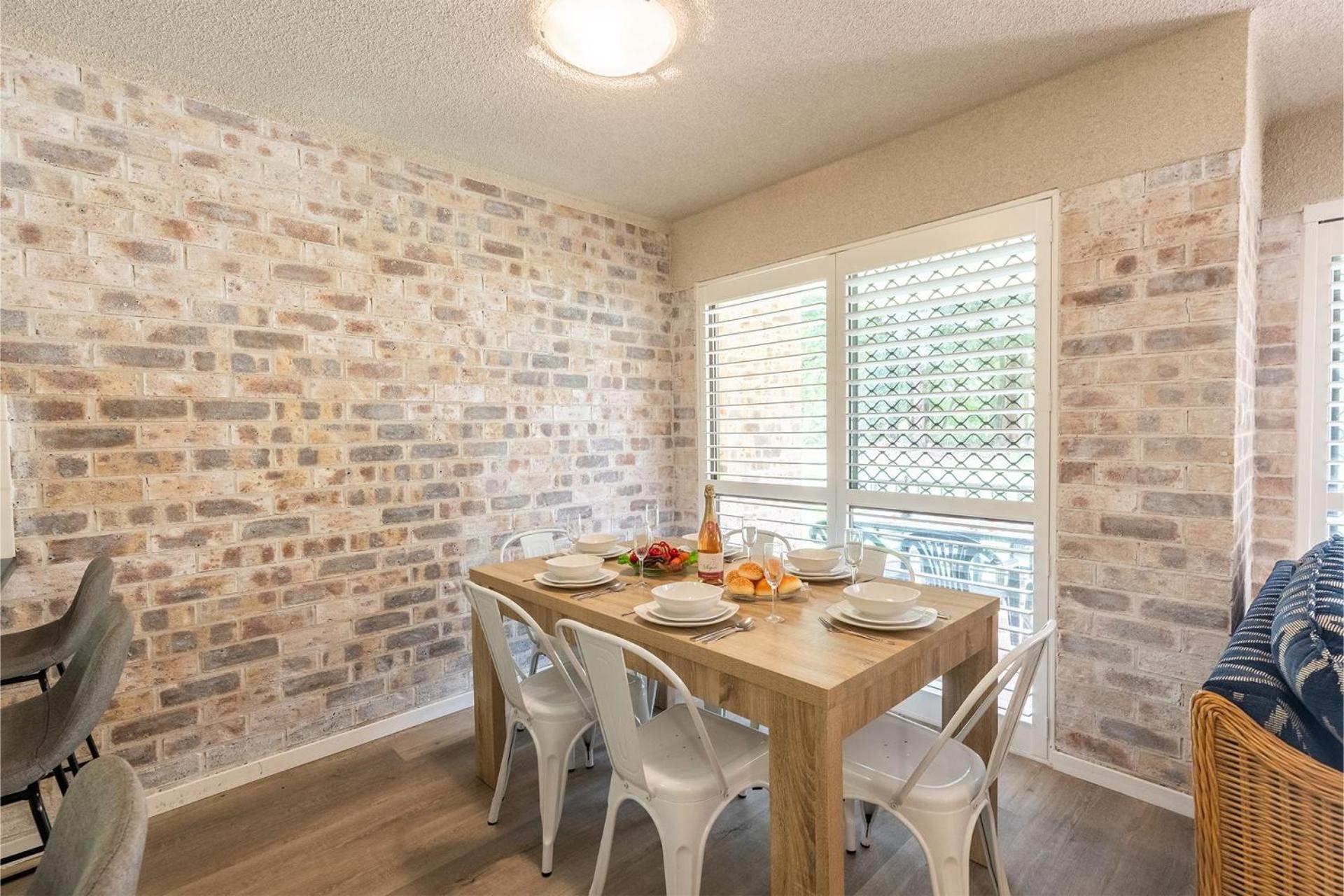 Bay Parklands 39 2 Gowrie Ave close to waters edge