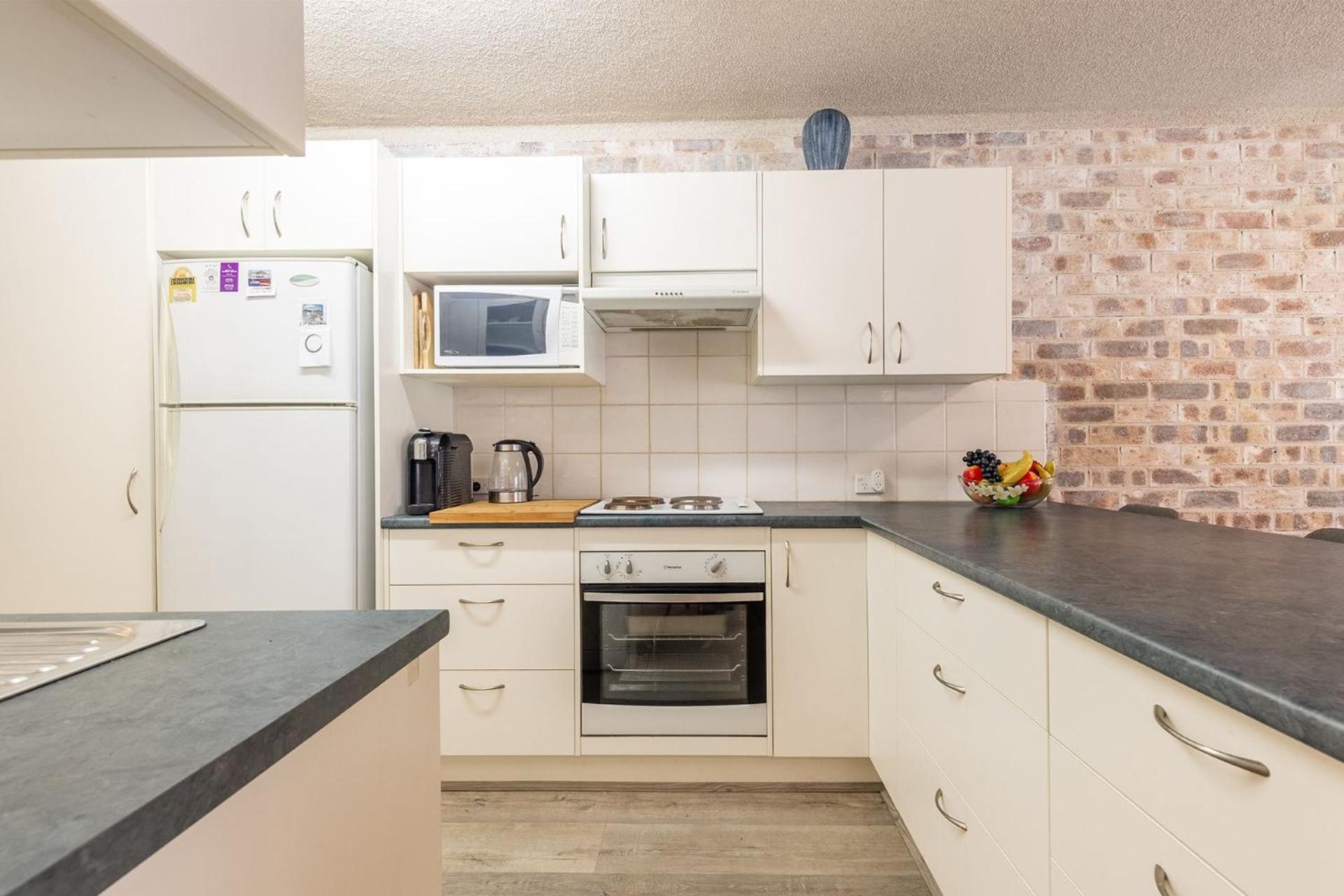 Bay Parklands 39 2 Gowrie Ave close to waters edge