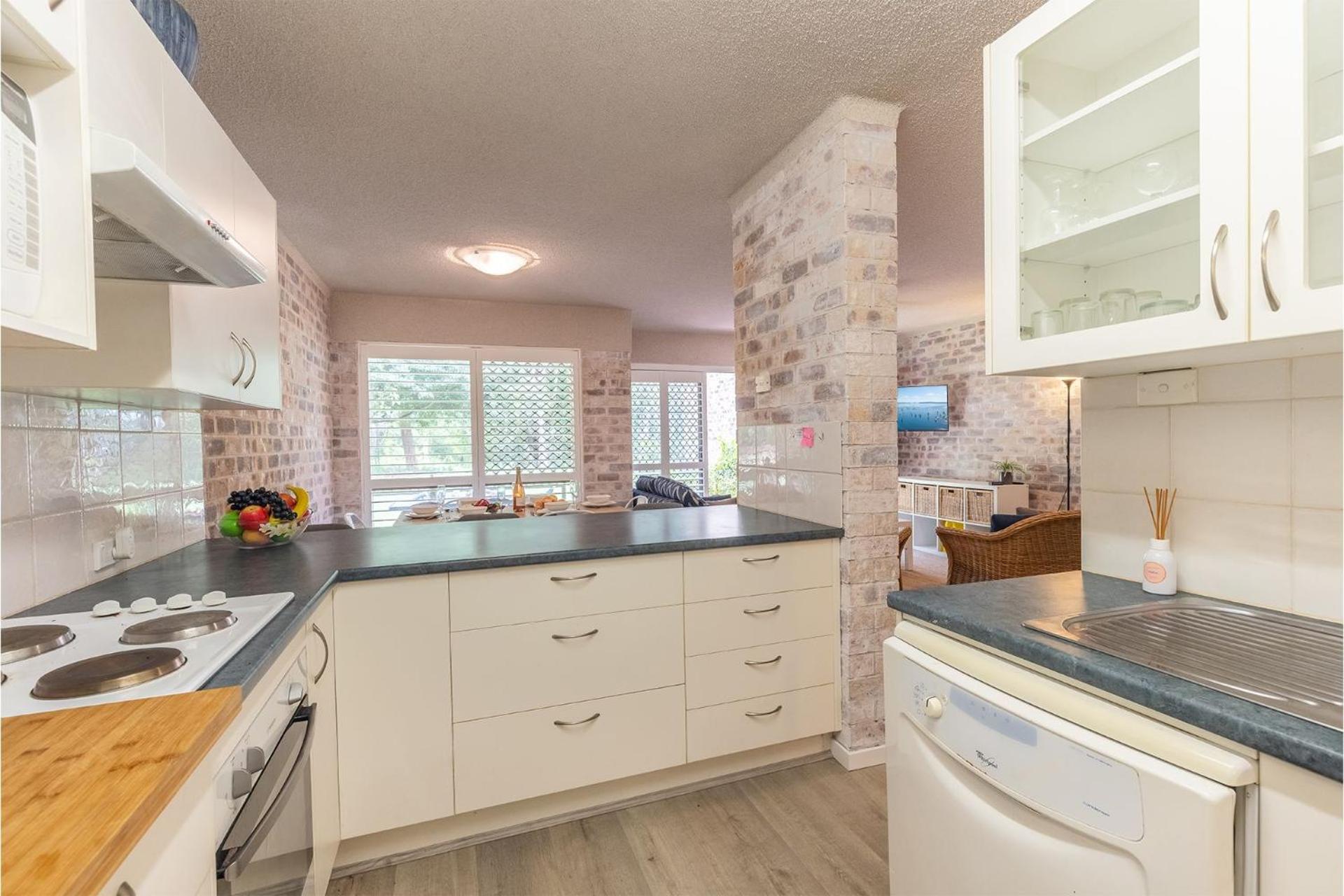 Bay Parklands 39 2 Gowrie Ave close to waters edge
