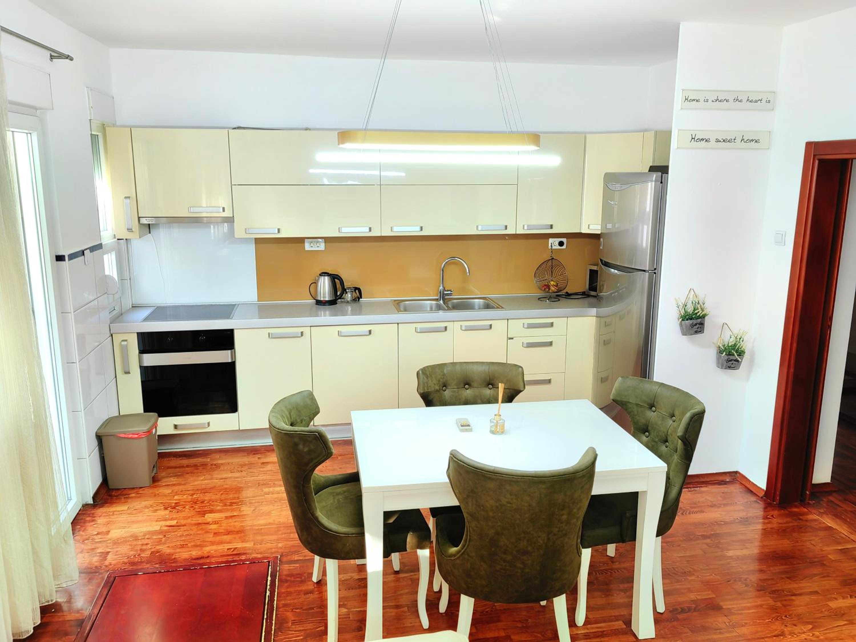 Luxury apartment Podgorica view 4