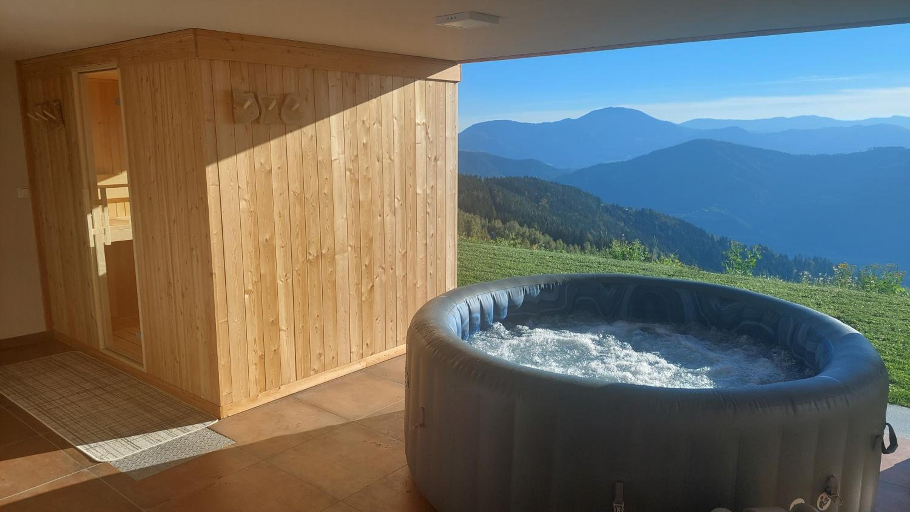 Studio 1111 with Sauna & Hot Tub view 4