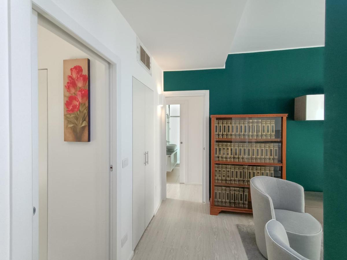 Elegant Flat for 6 with 2 Balconies photo 4