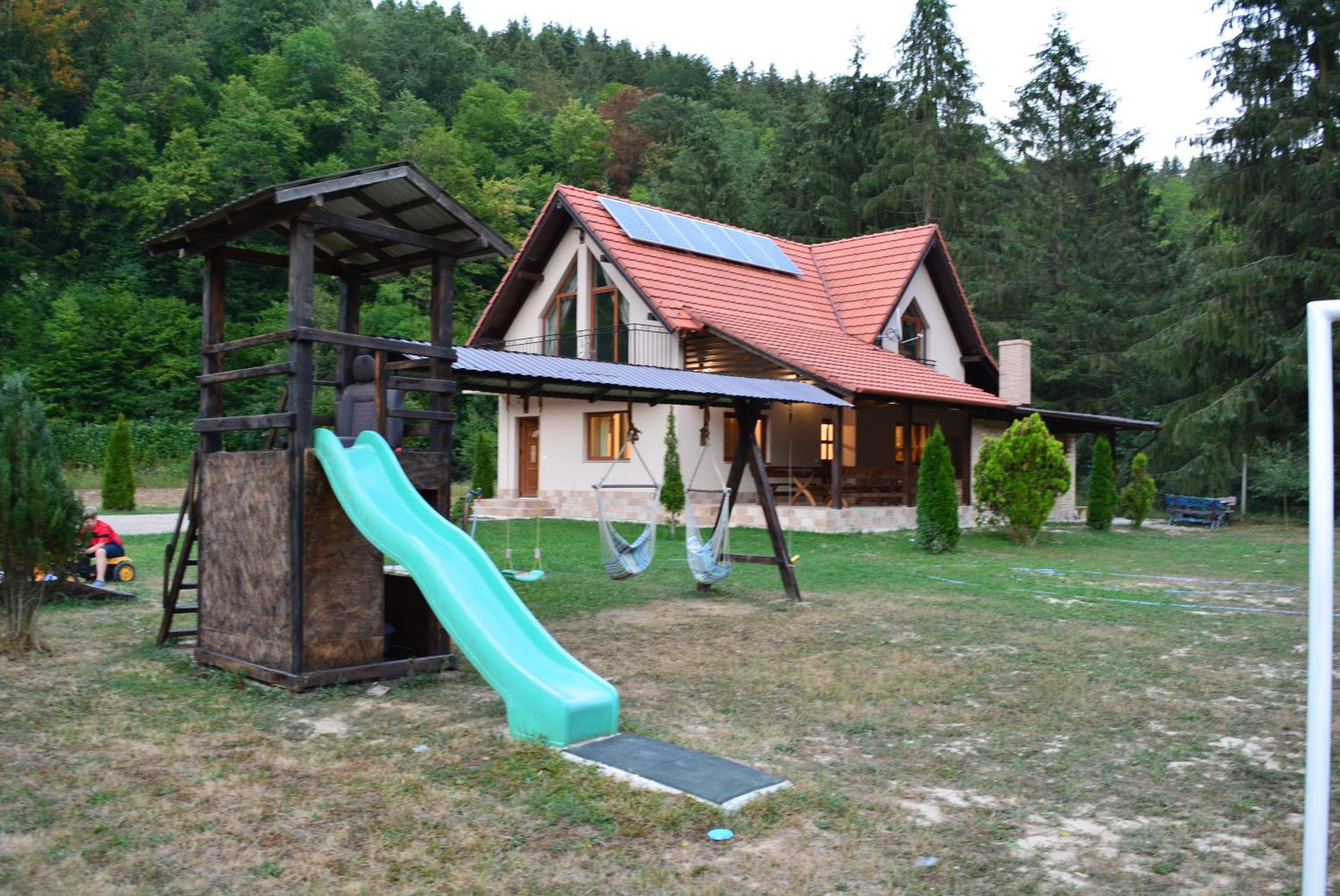 cabana din padure view 4