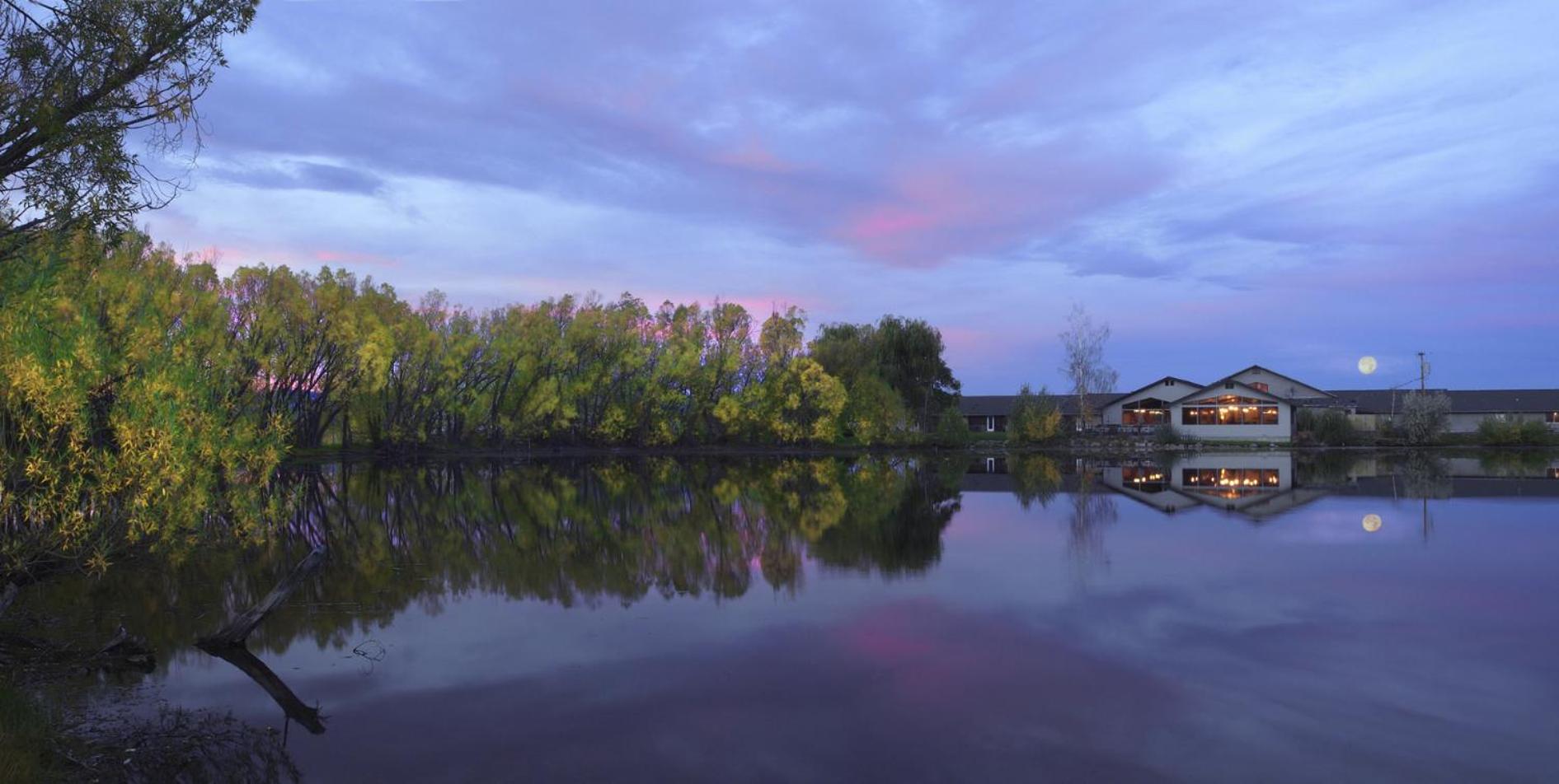 Hotel Ninepipes Lodge