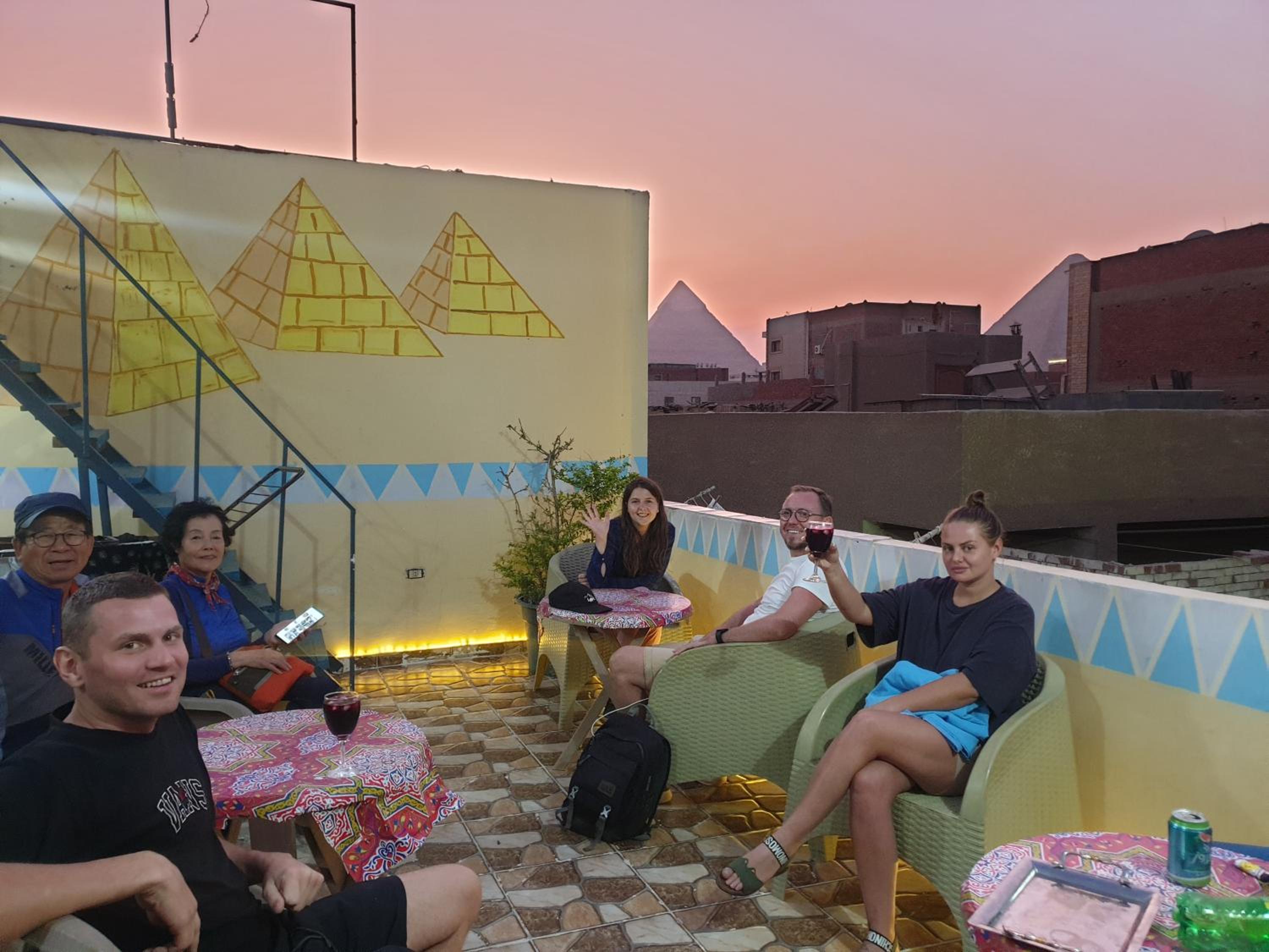 2 Jana Pyramids view inn