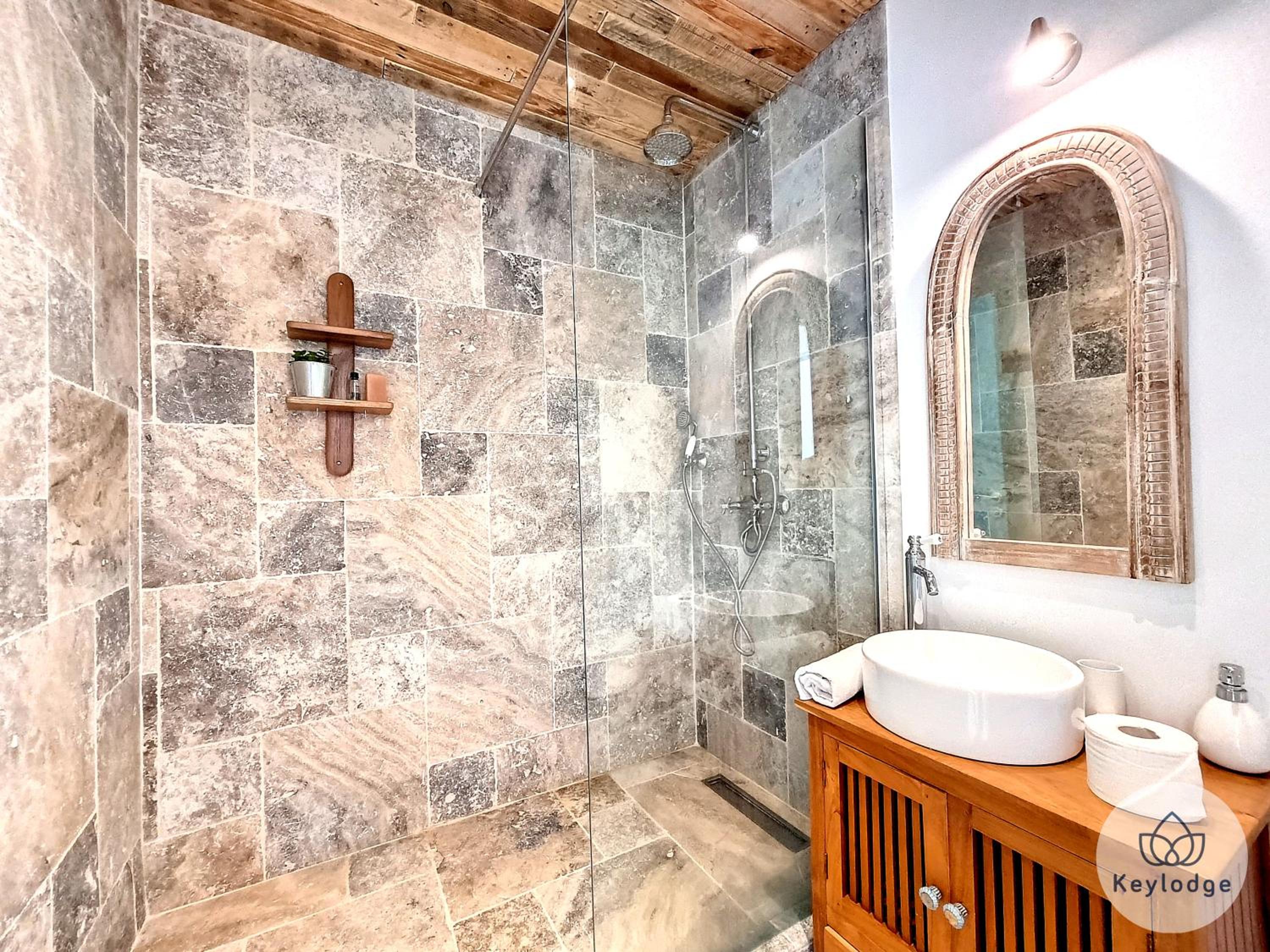 Photo 27