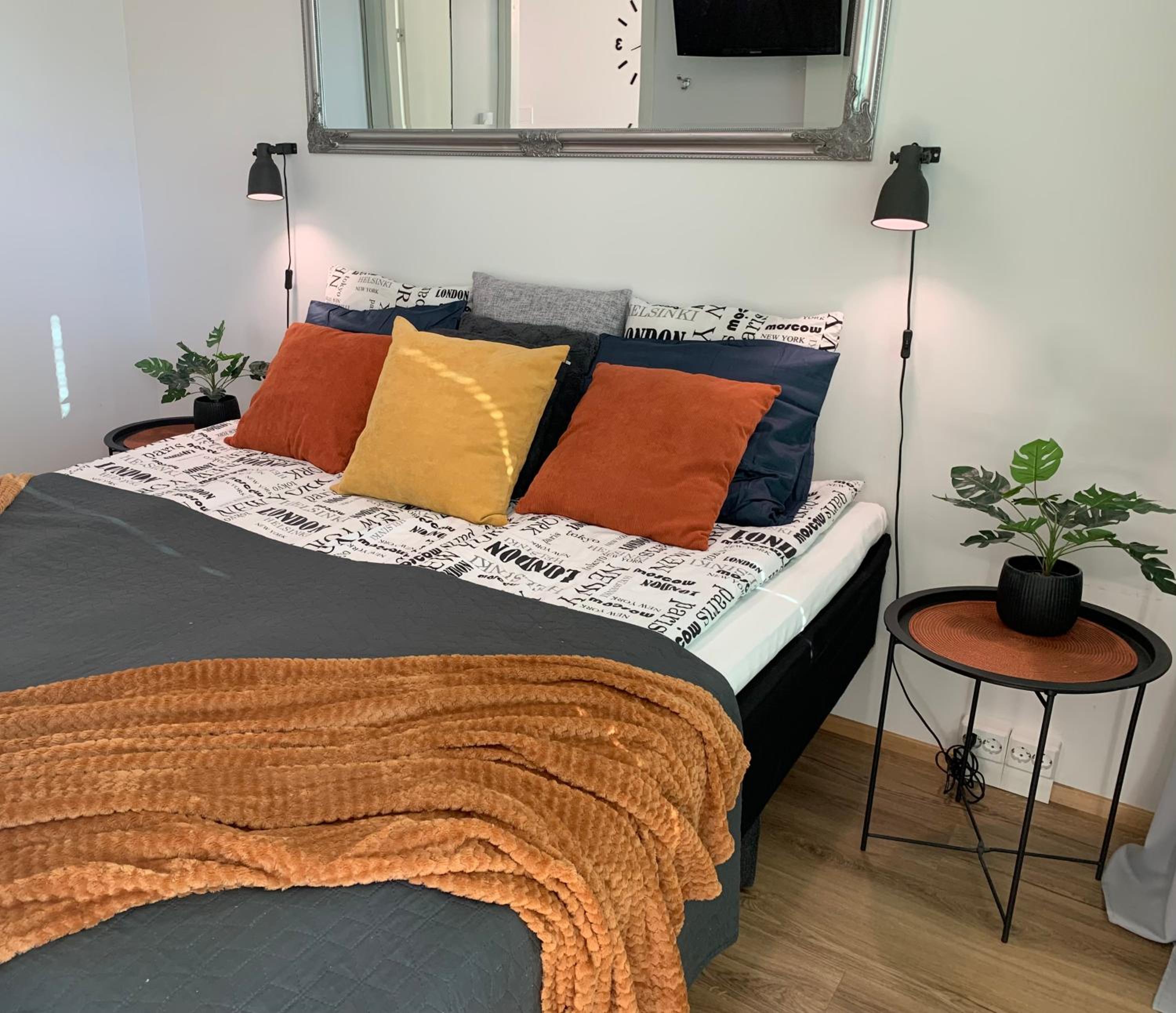 StarHomes Studio Lux 10 view 2