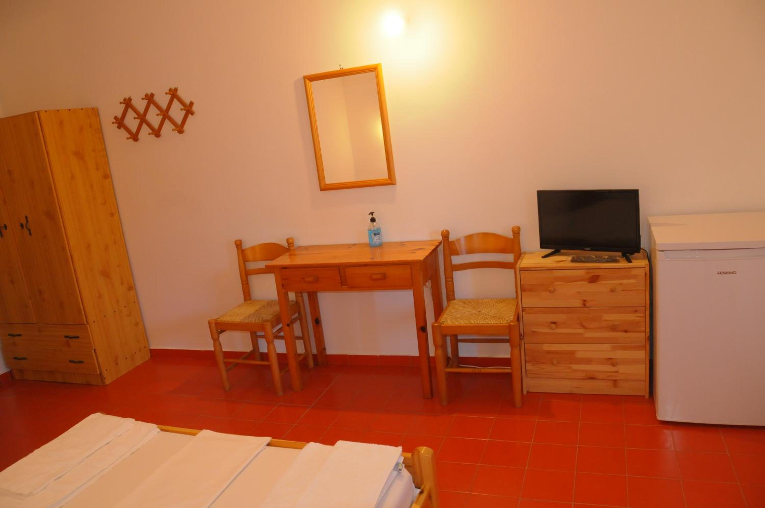 Chalikias Rooms