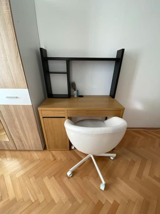 Neuhausz Residenz Ultra-Central Apartment