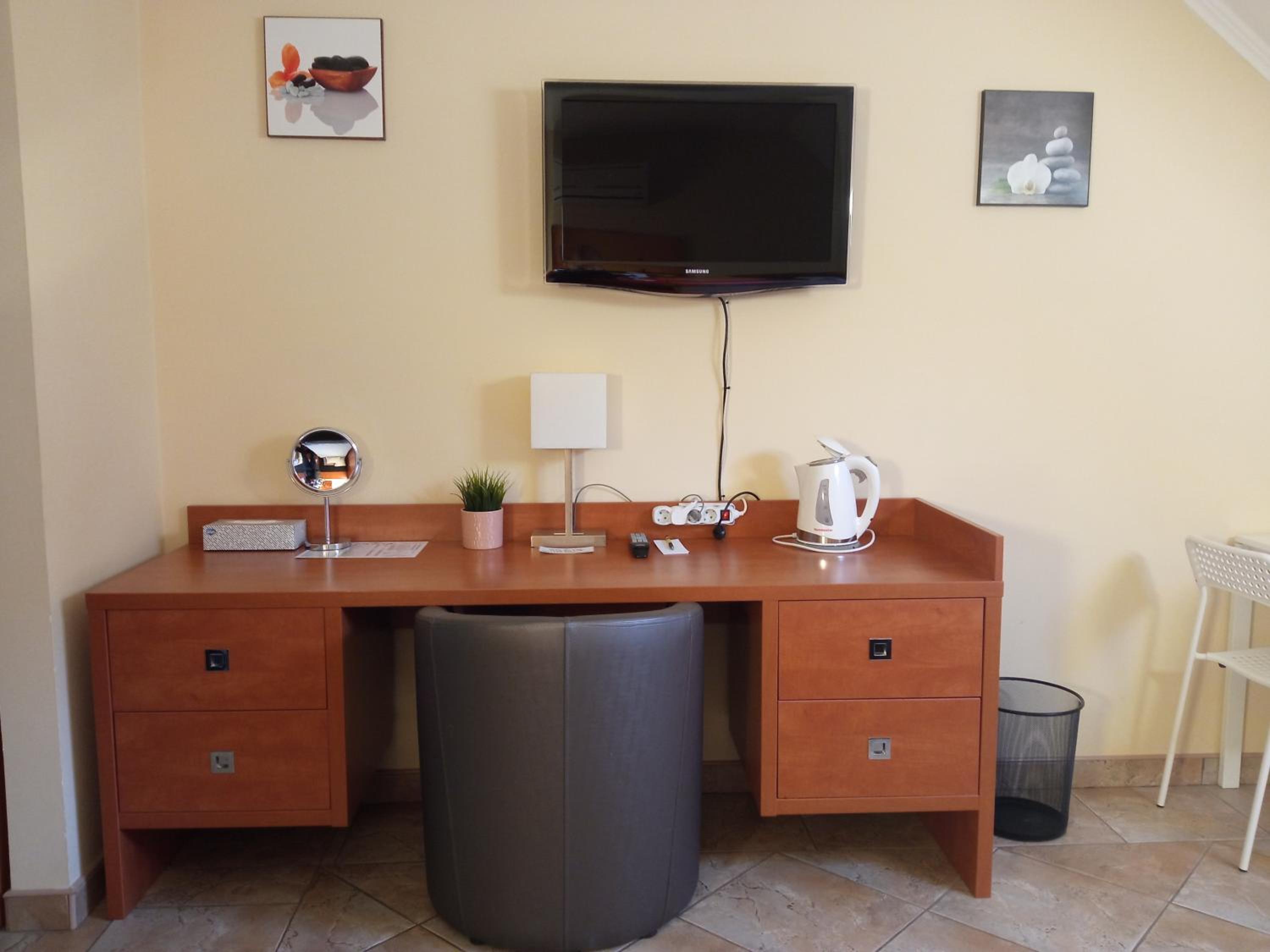Photo 6