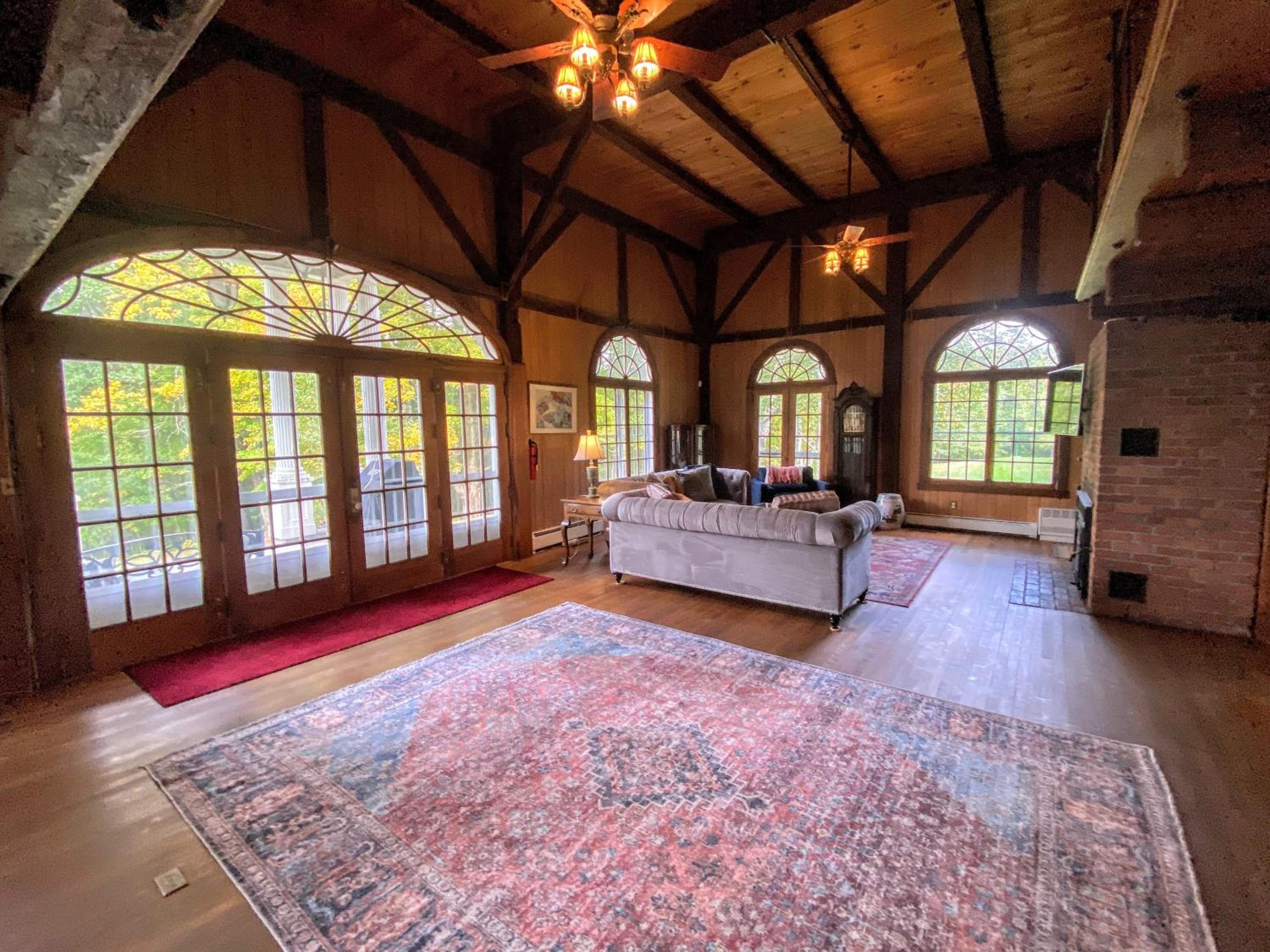 201HH - grand historic home with tasteful updates and old charm - WiFi TV Grill view 3
