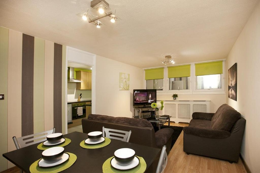 Victoria Centre 2 Bedroom Apartments with 4 Beds in Victoria Centre Shopping Centre - Nottingham City Centre - 24 hour access - Most Central Location - Ful view 4