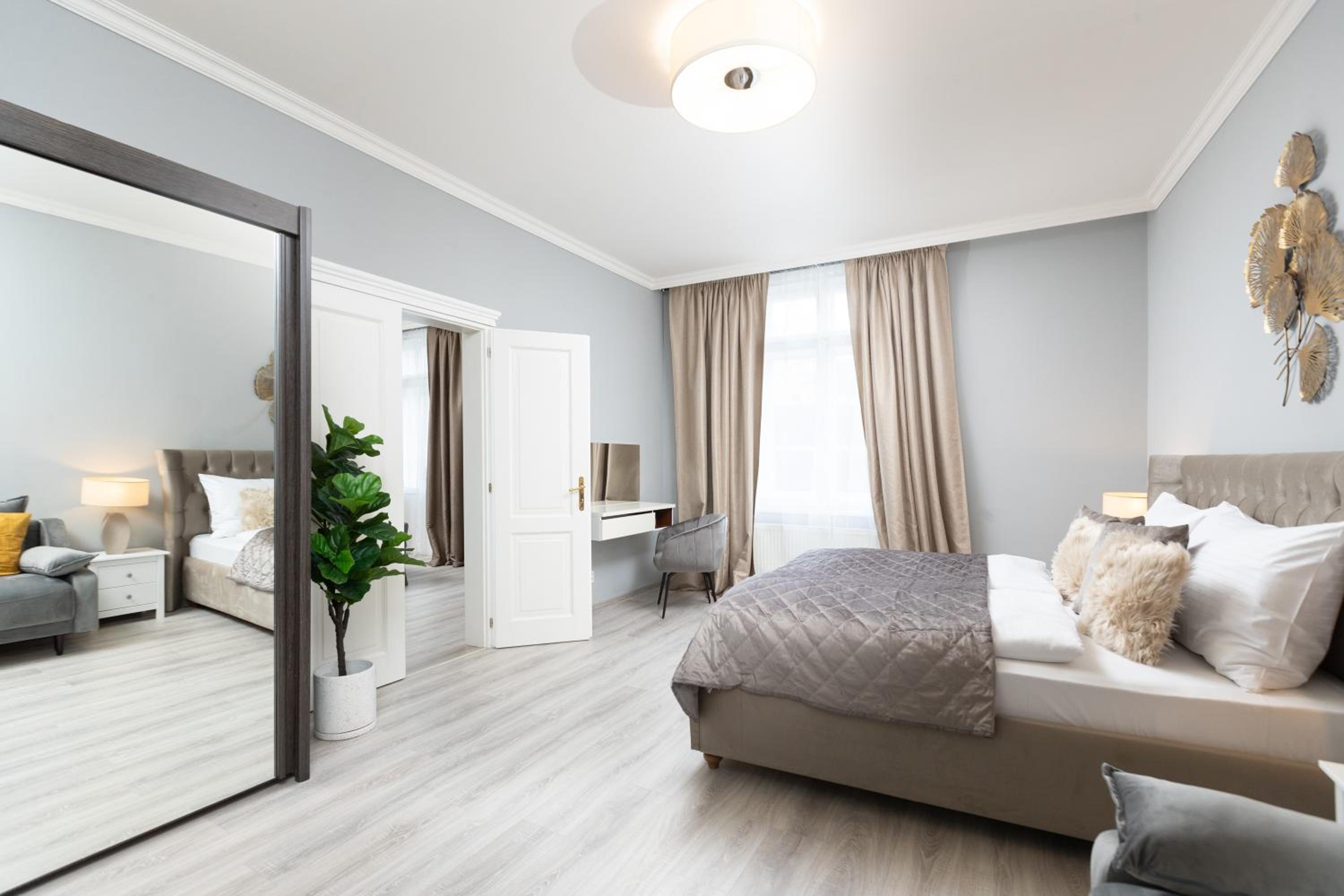 Luxury Central 150m2 Apartment on Wencelas Square with Private Garage