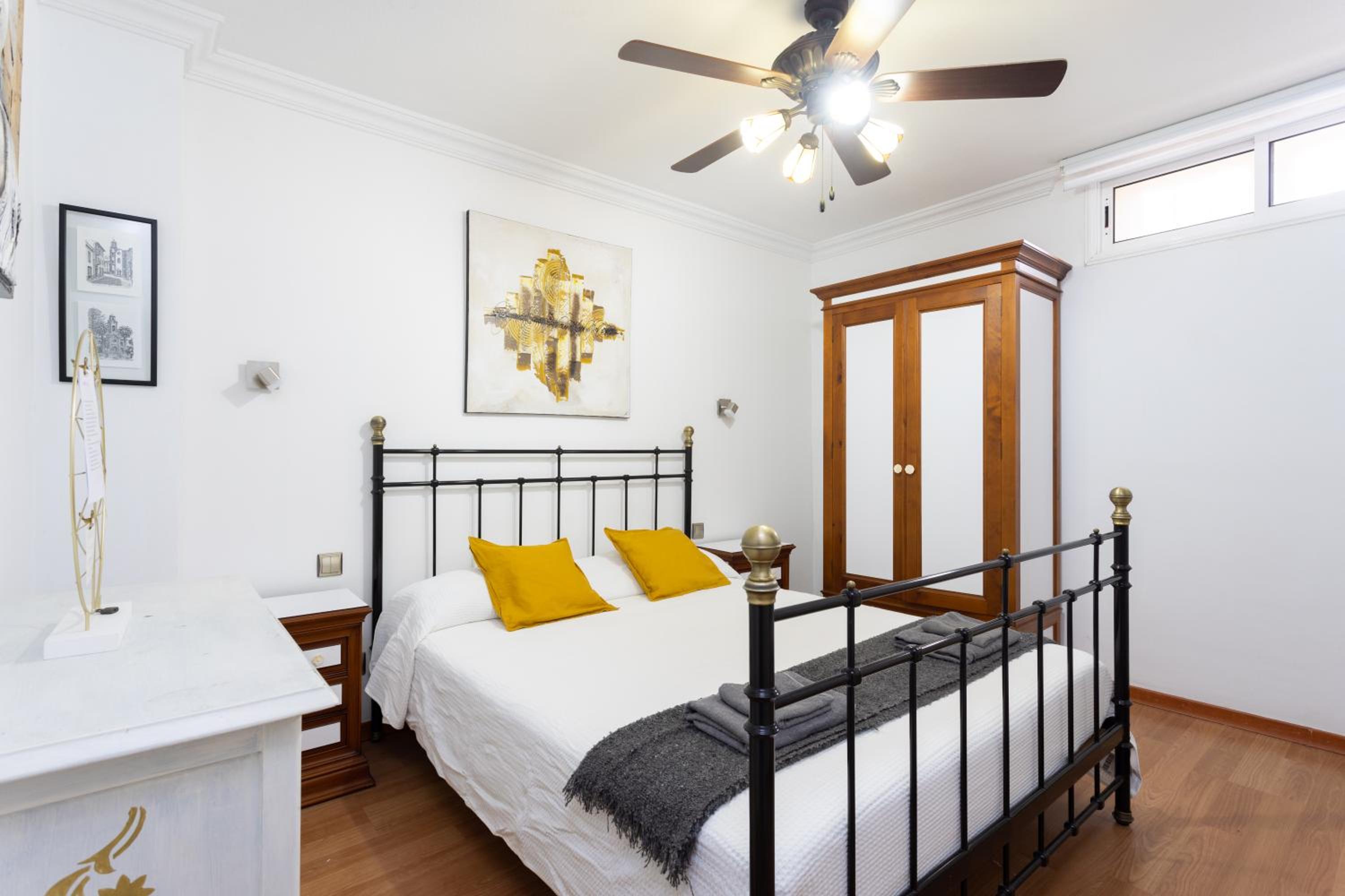 LUXURY VILLA WITH PRIVATE POOL & AIRCON, Costa Adeje, Tenerife