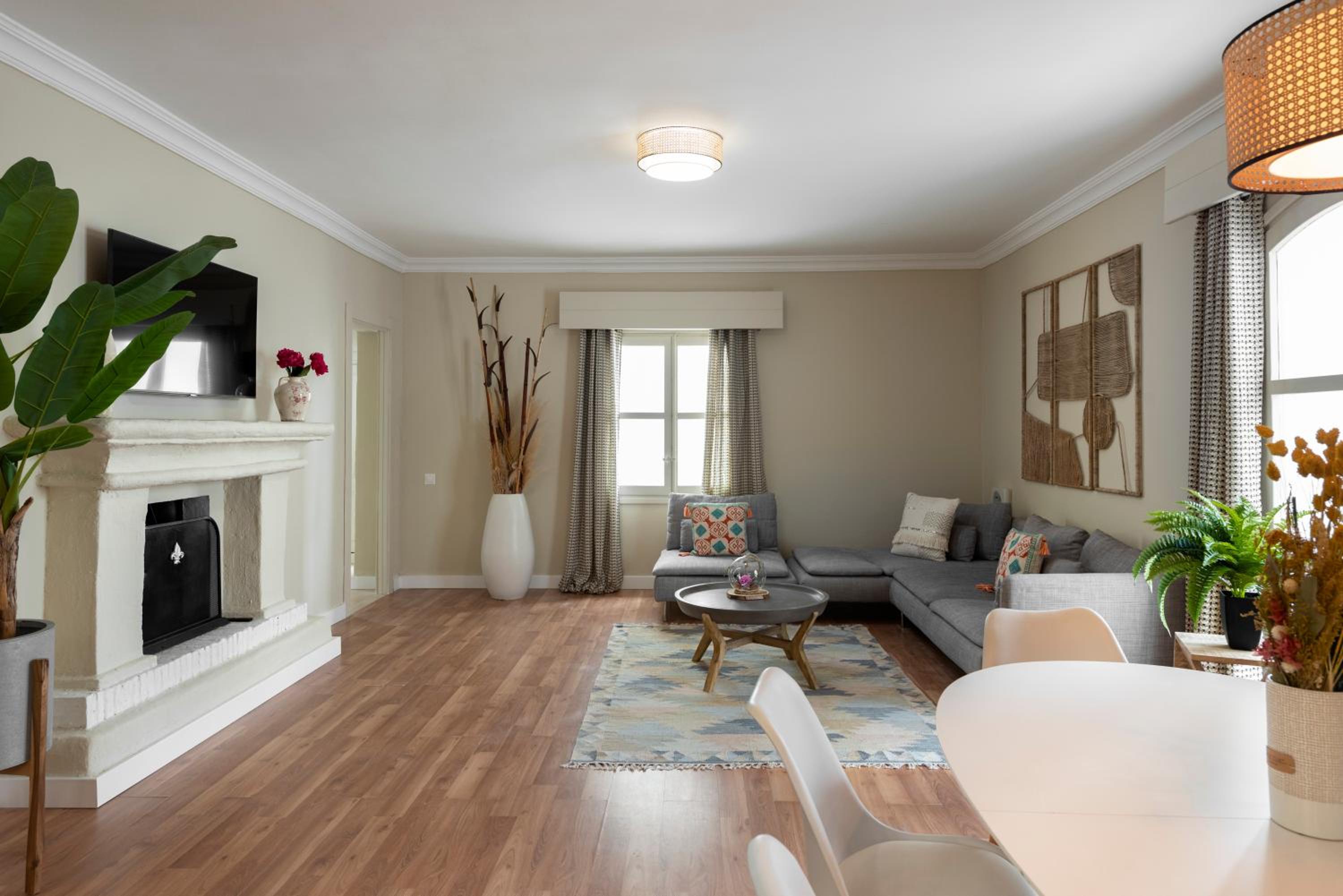 2 Bedroom Apartment in the Heart of Puerto Banús view 3