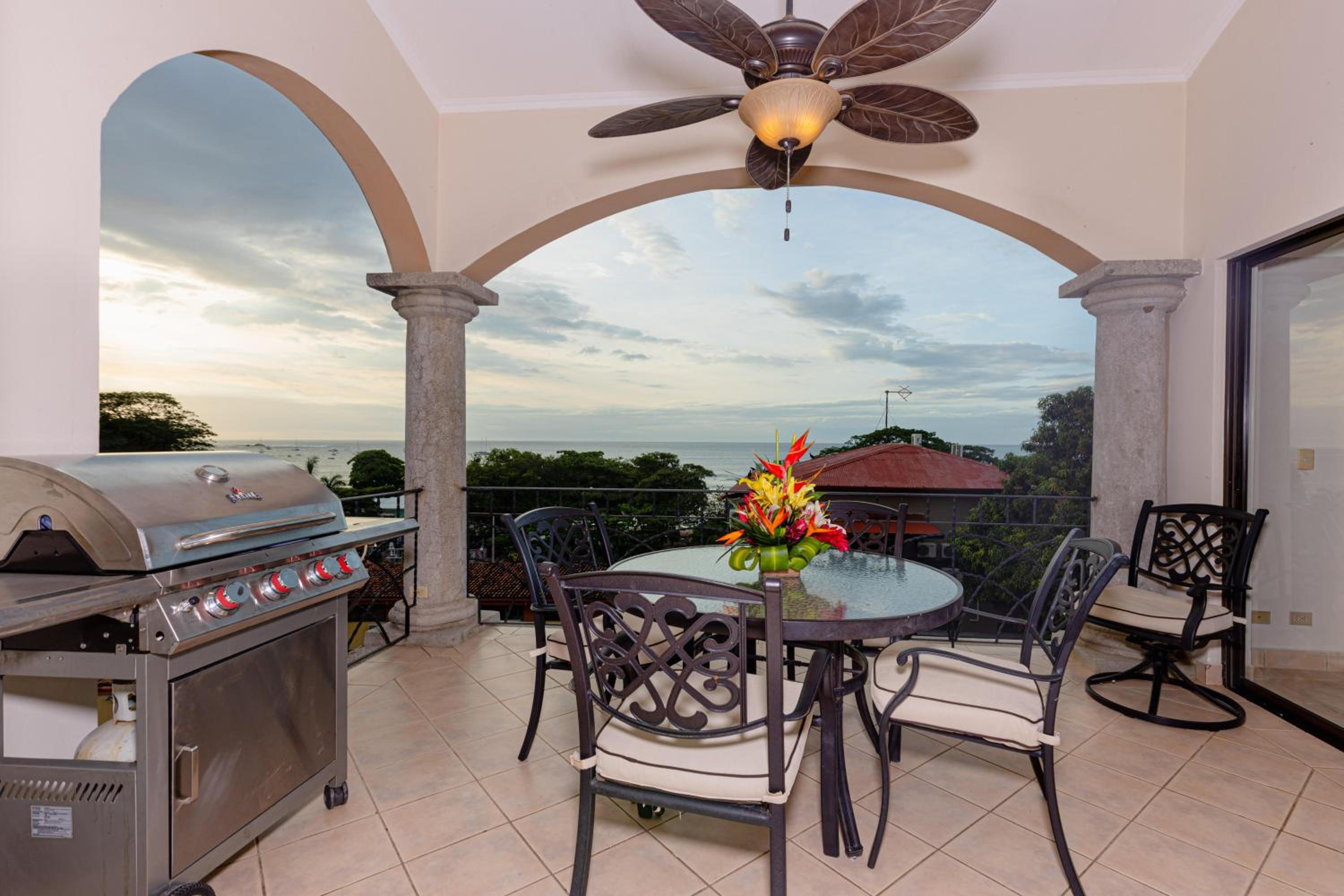 Sunrise 48- 3 Bedroom Ocean View Penthouse Condo