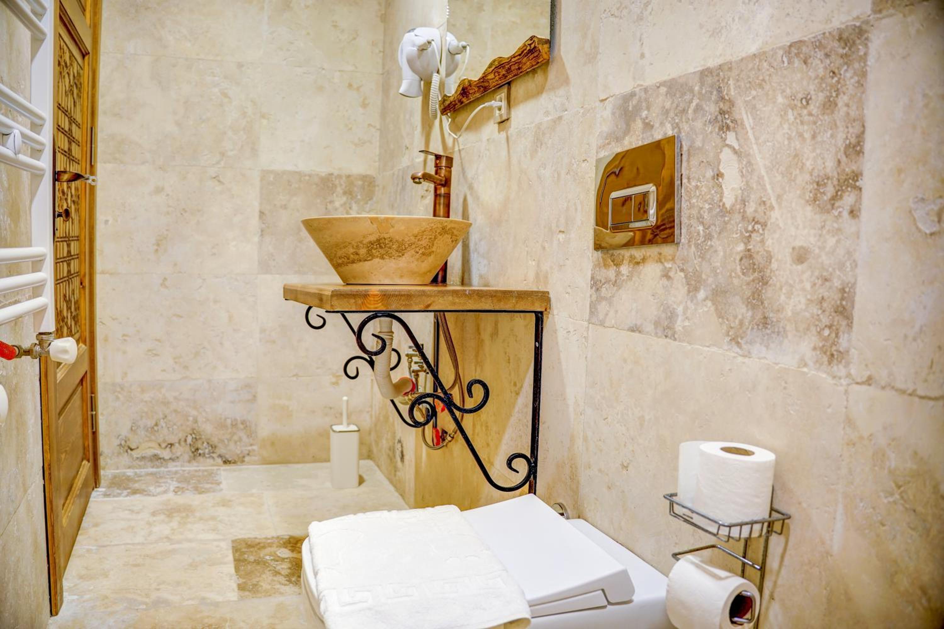 Ala Stone House - Image 29