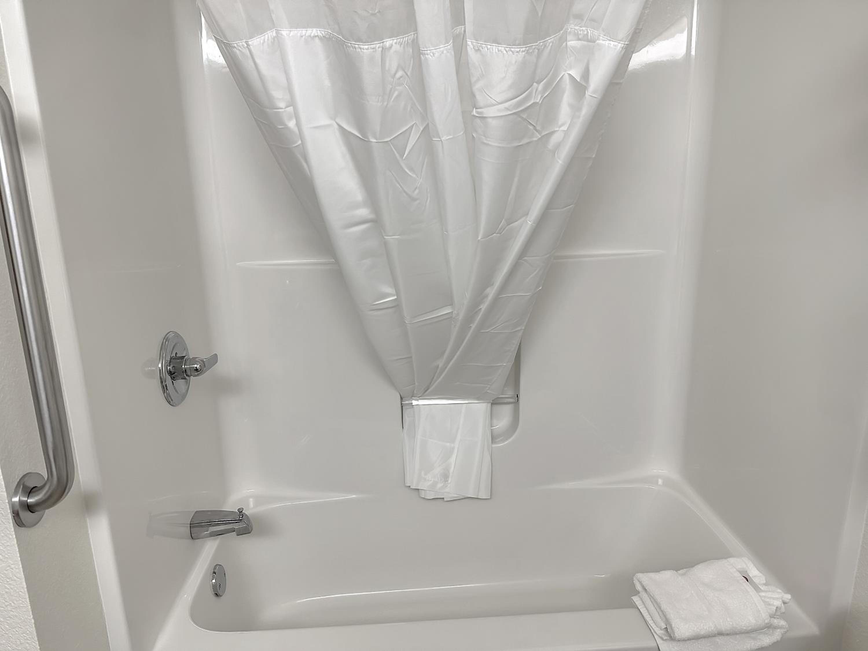 Estherville Hotel & Suites