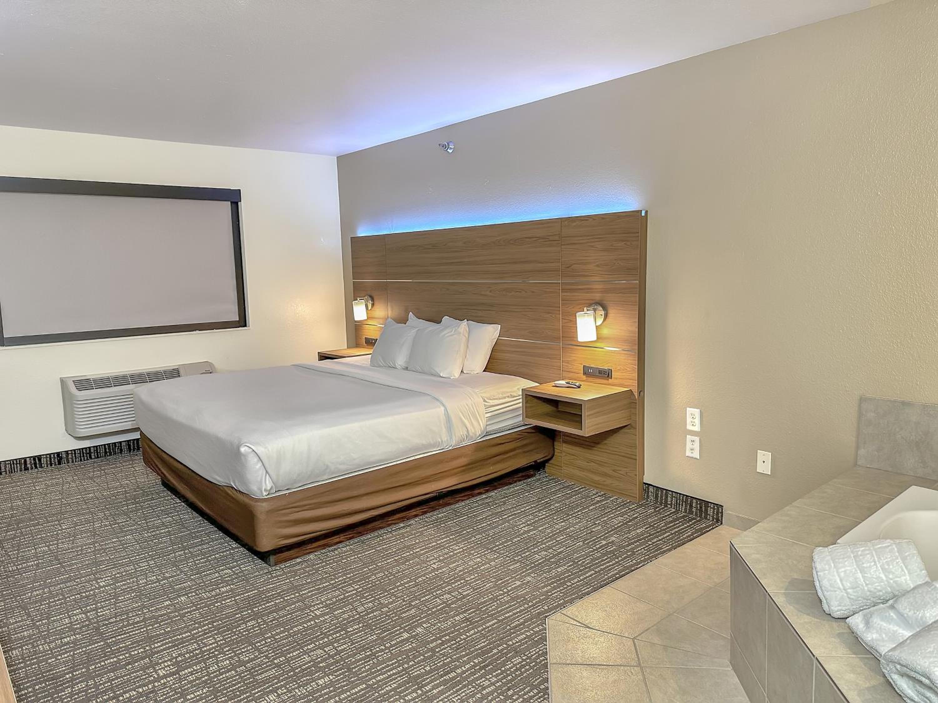 Estherville Hotel & Suites
