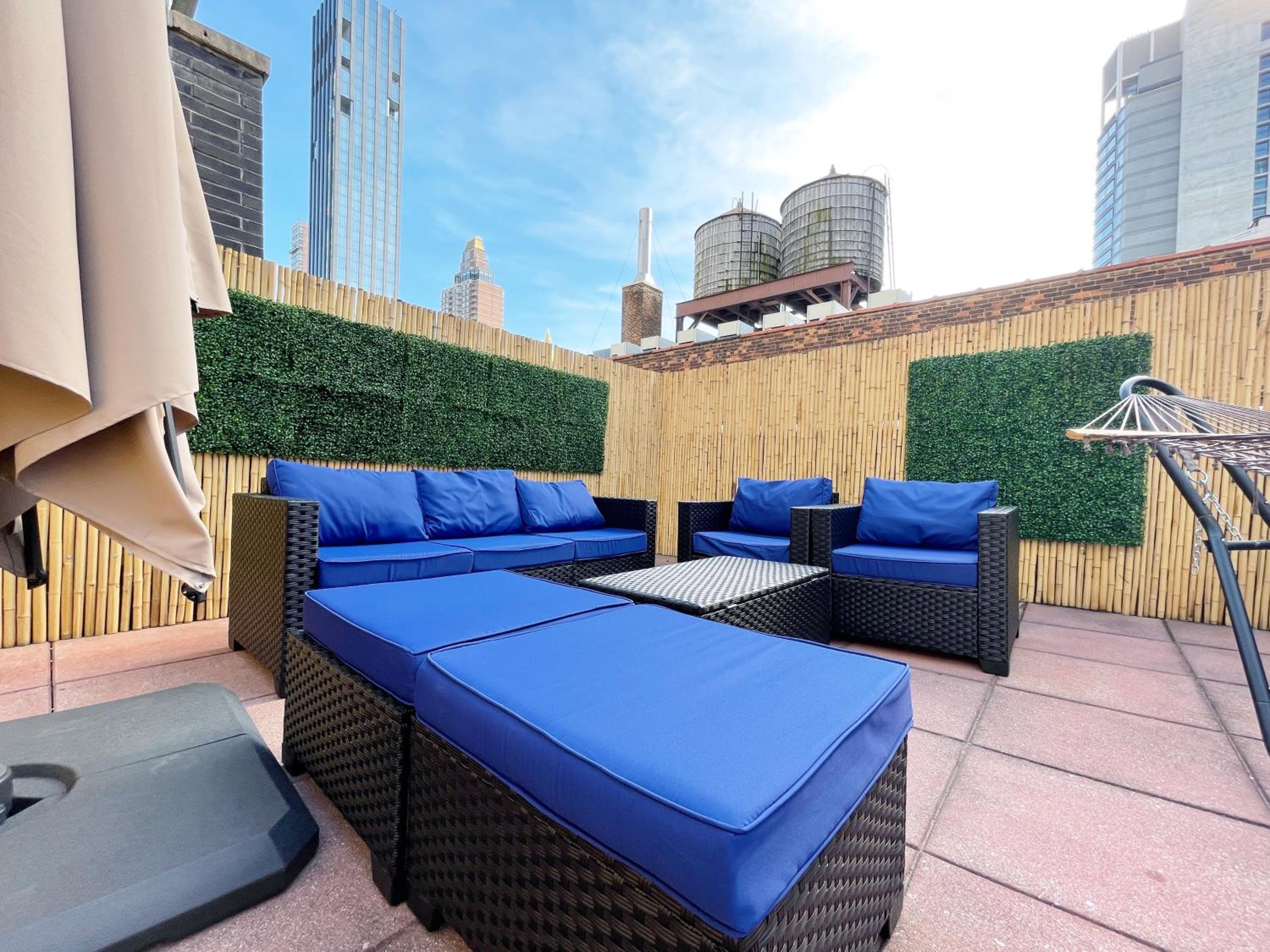 Hotel and the City, Rooftop City View