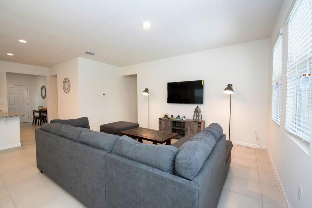 Charming 5BR Villa by Disney w Homey Private Pool view 4